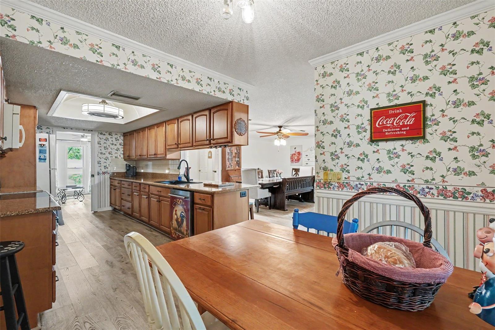 8251 Earlshire Ln Property Photo 8