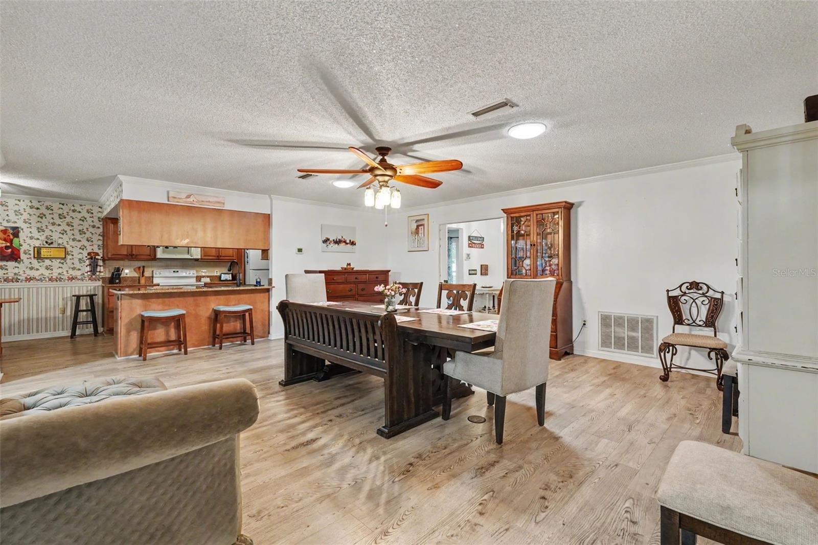 8251 Earlshire Ln Property Photo 32