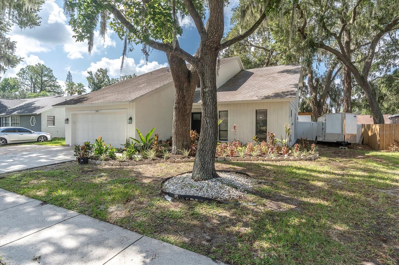 1901 Landside Dr Property Photo 2