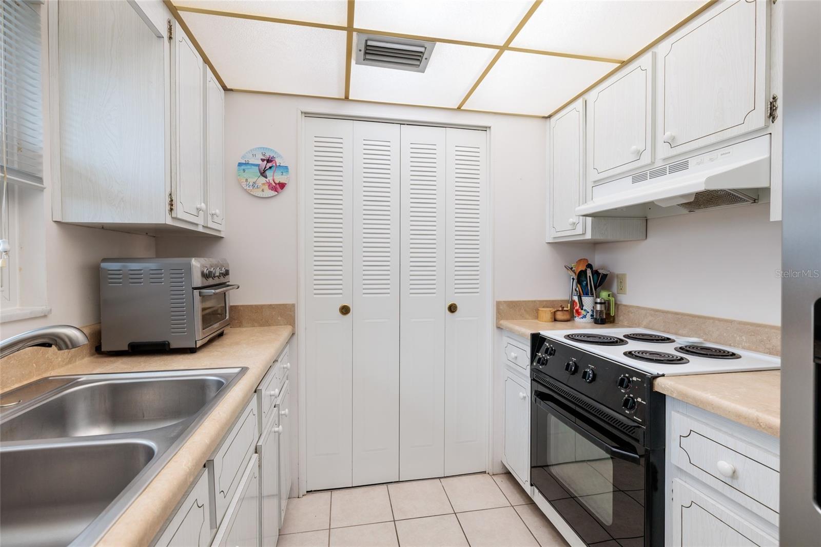 1235 S Highland Ave #2-301 Property Photo 15
