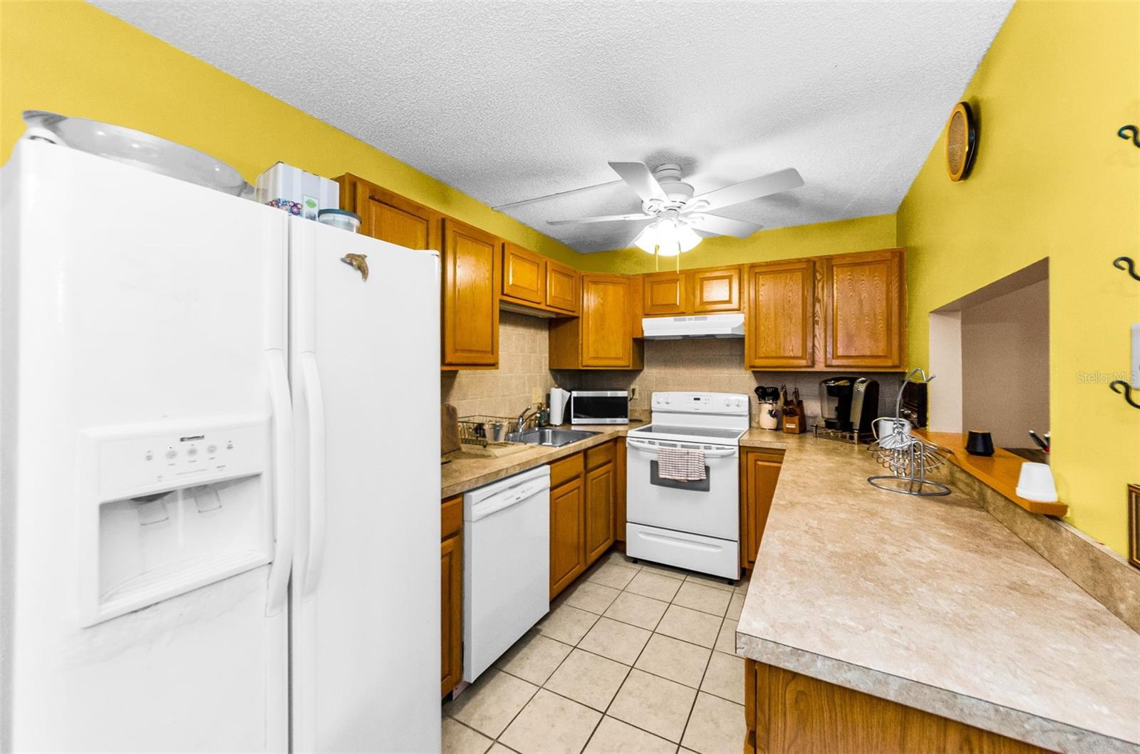 2575 Pine Ridge Way S #e1 Property Photo 7