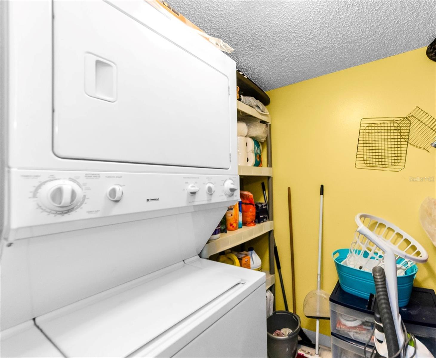 2575 Pine Ridge Way S #e1 Property Photo 14