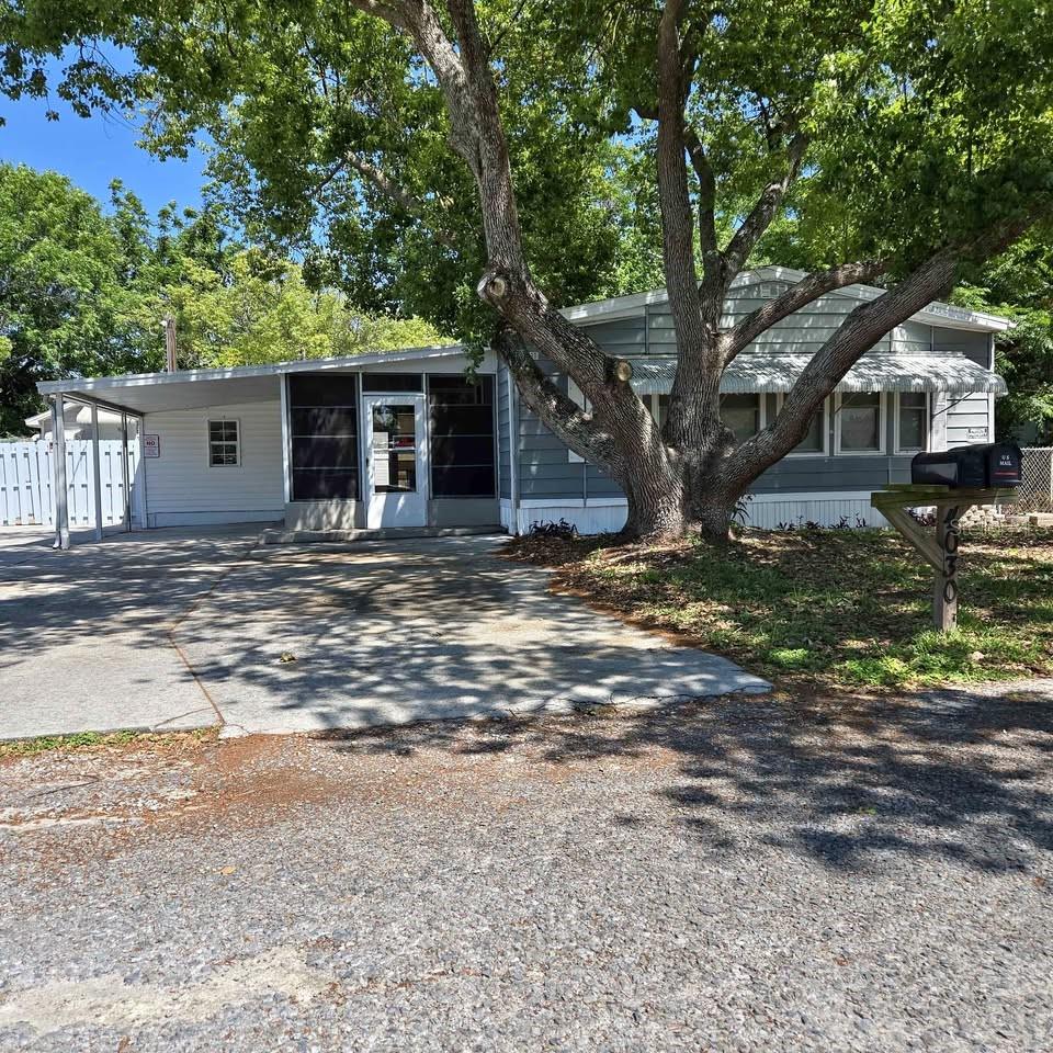 TB8532815 Property Photo 1
