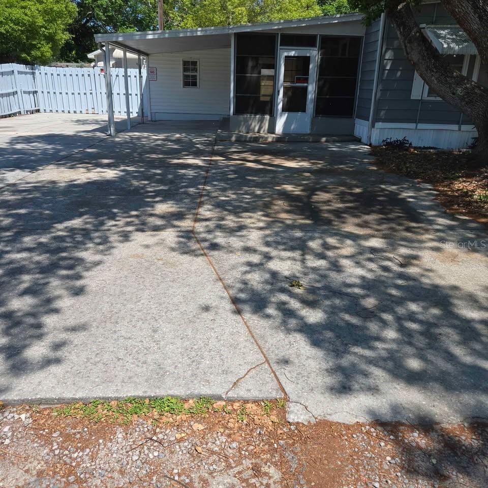 TB8532815 Property Photo 2