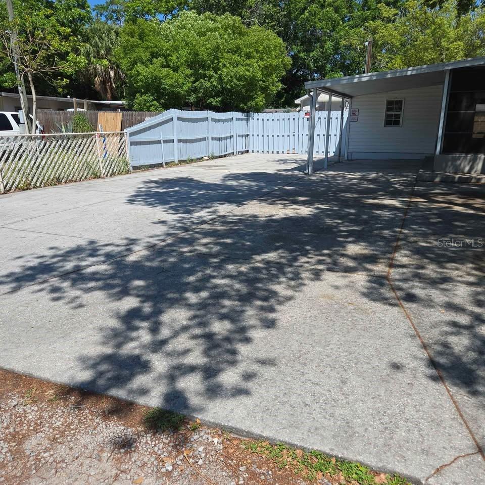 TB8532815 Property Photo 3