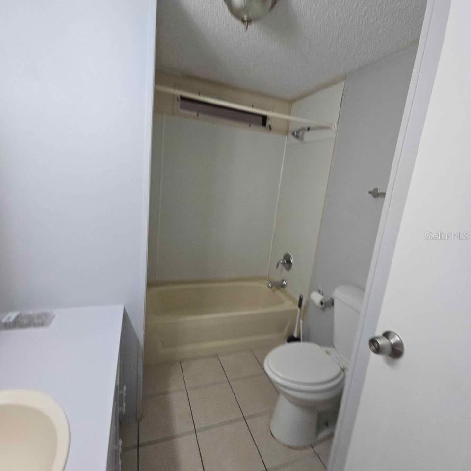 TB8532815 Property Photo 8
