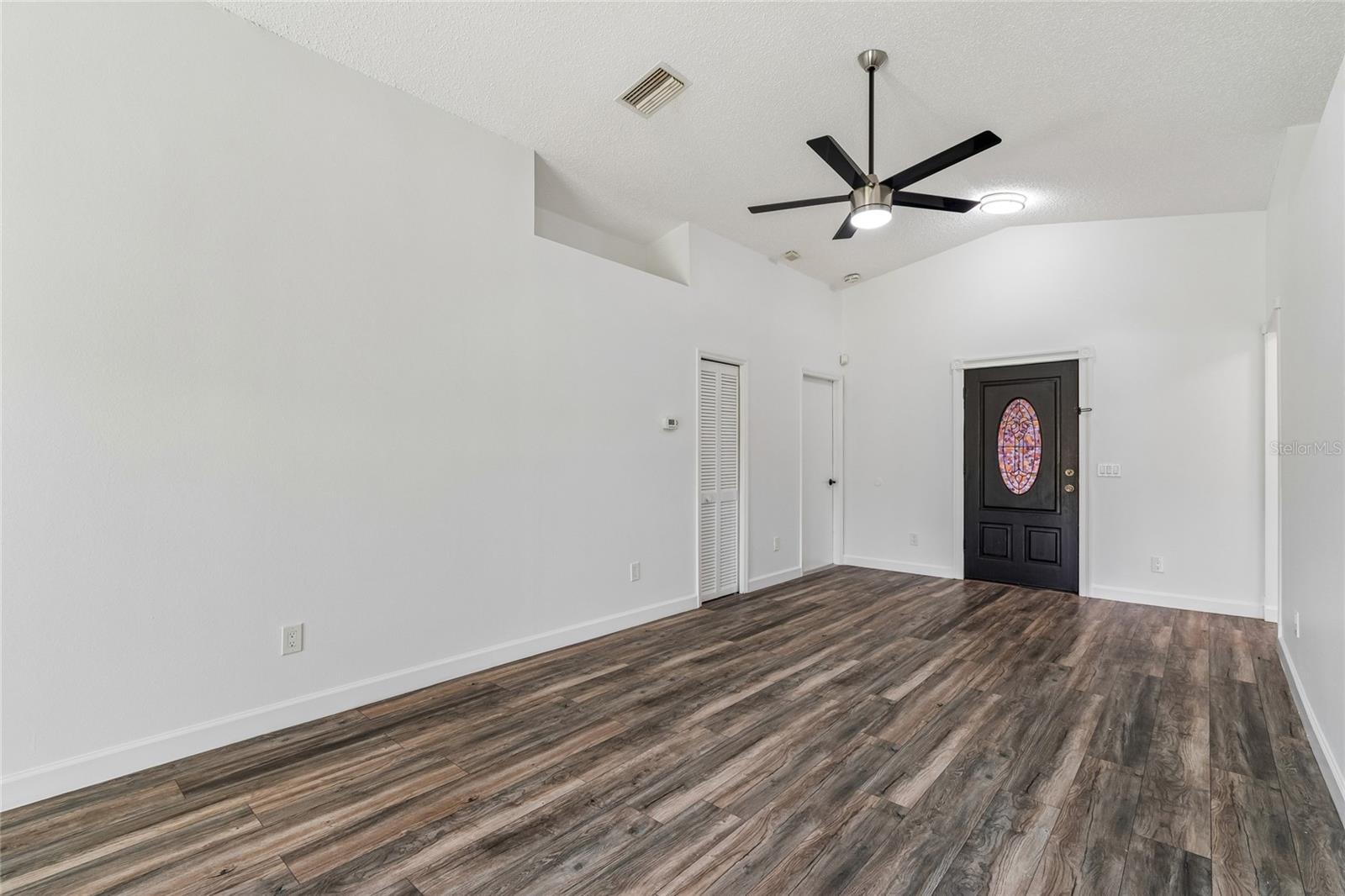 2604 W Kirby St Property Photo 8