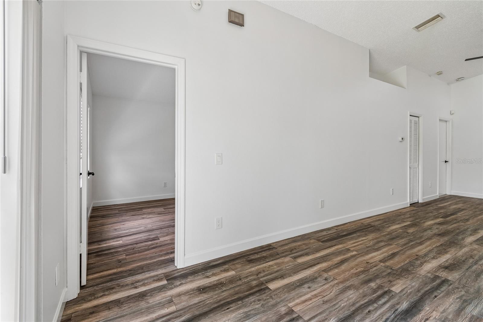 2604 W Kirby St Property Photo 19