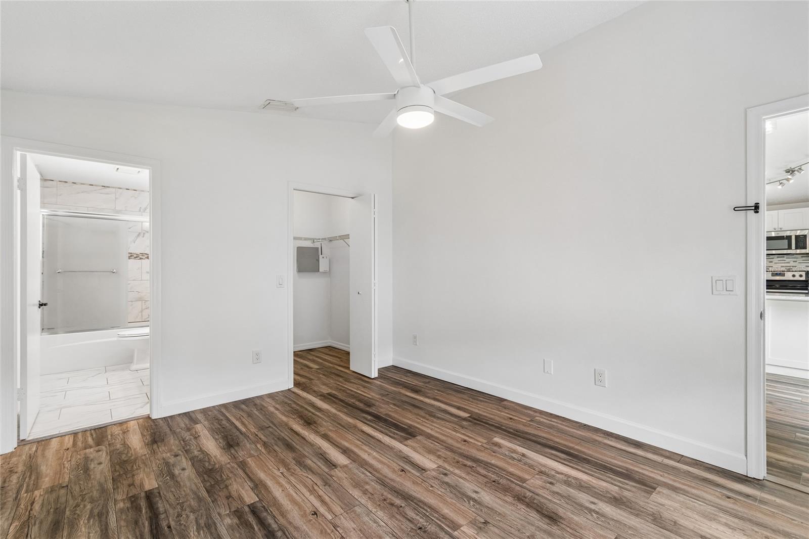 2604 W Kirby St Property Photo 33