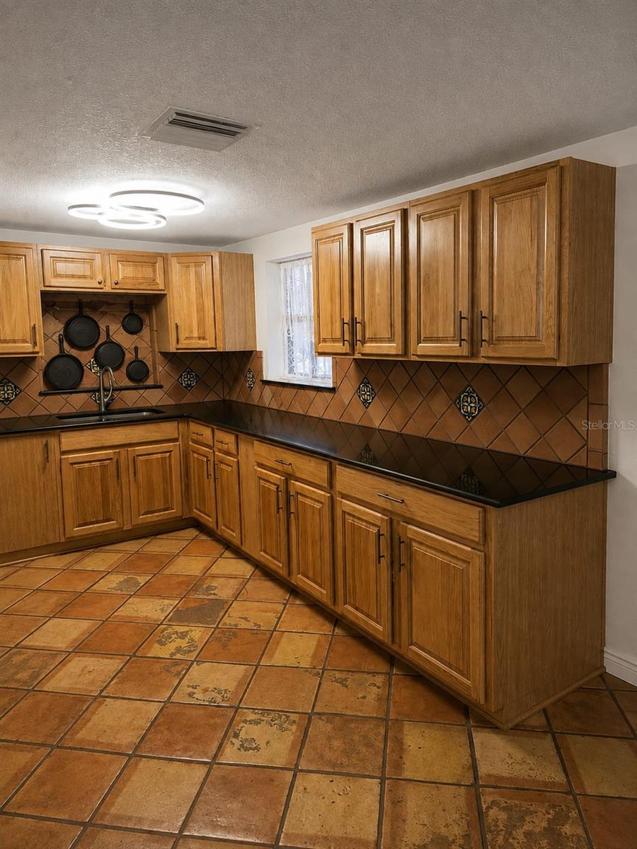 16109 Indian Mound Rd Property Photo 4