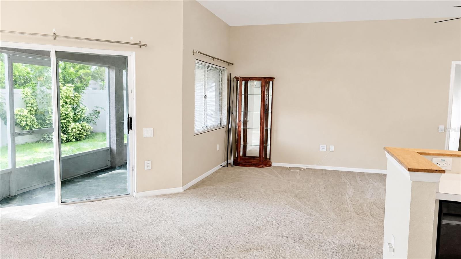 12021 68th St Property Photo 11