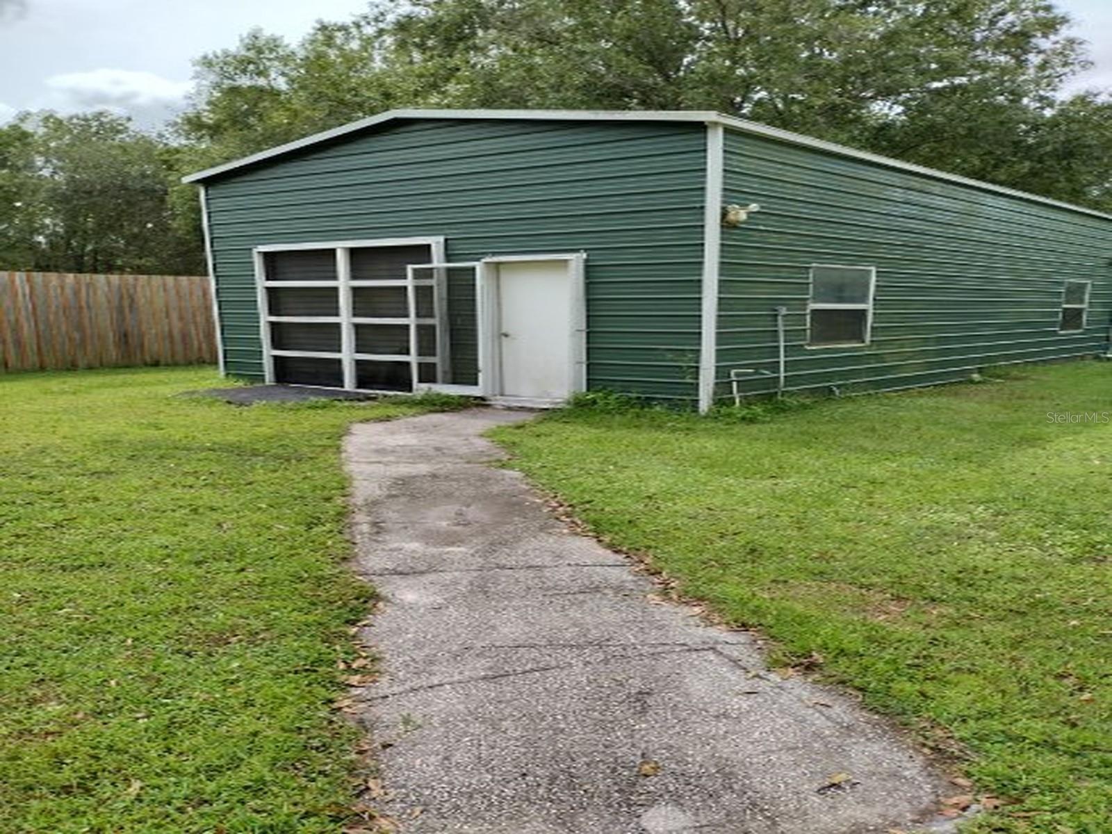 18334 Spencer Rd Property Photo 4
