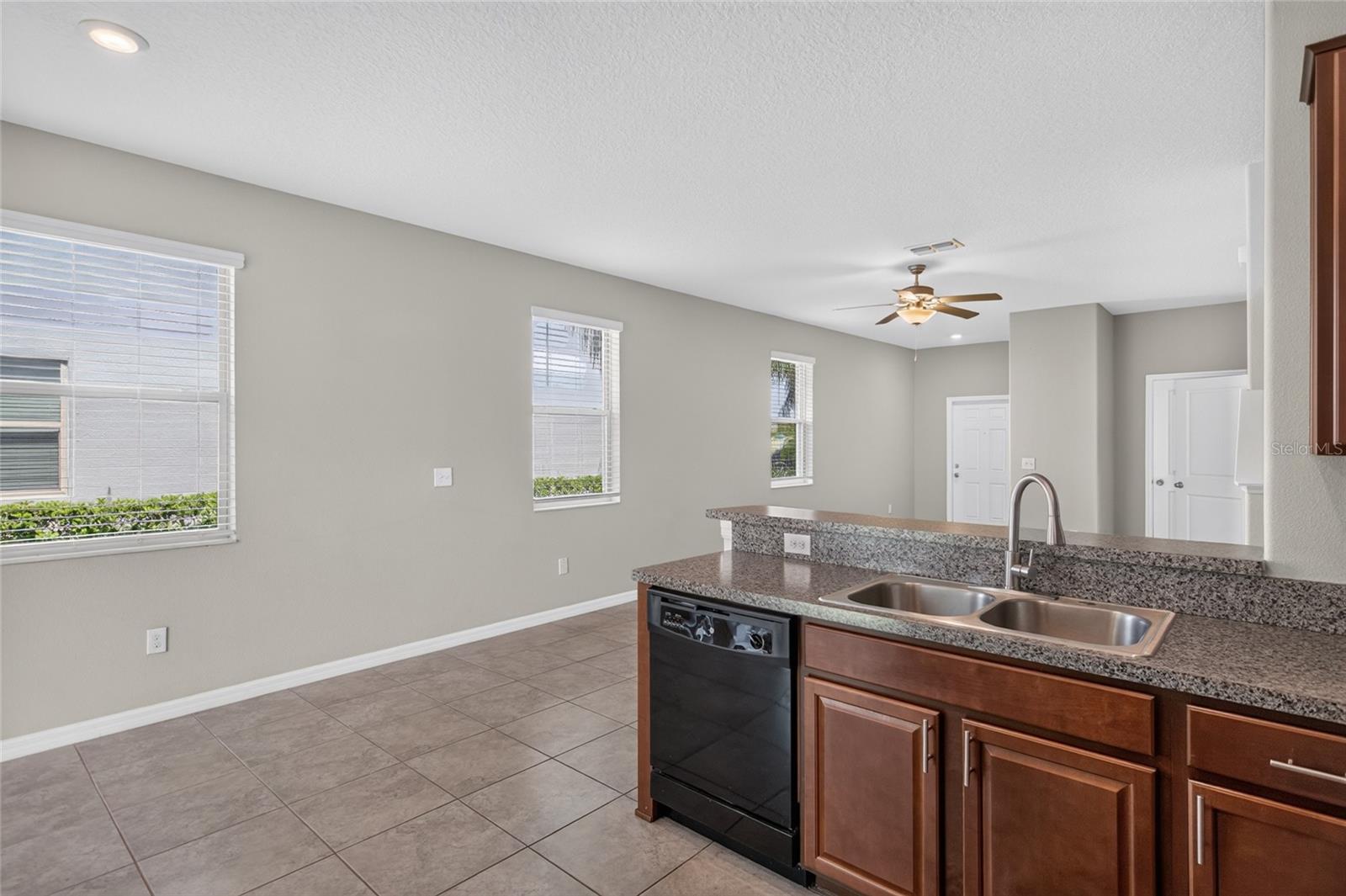 7617 Ginger Lily Ct Property Photo 9