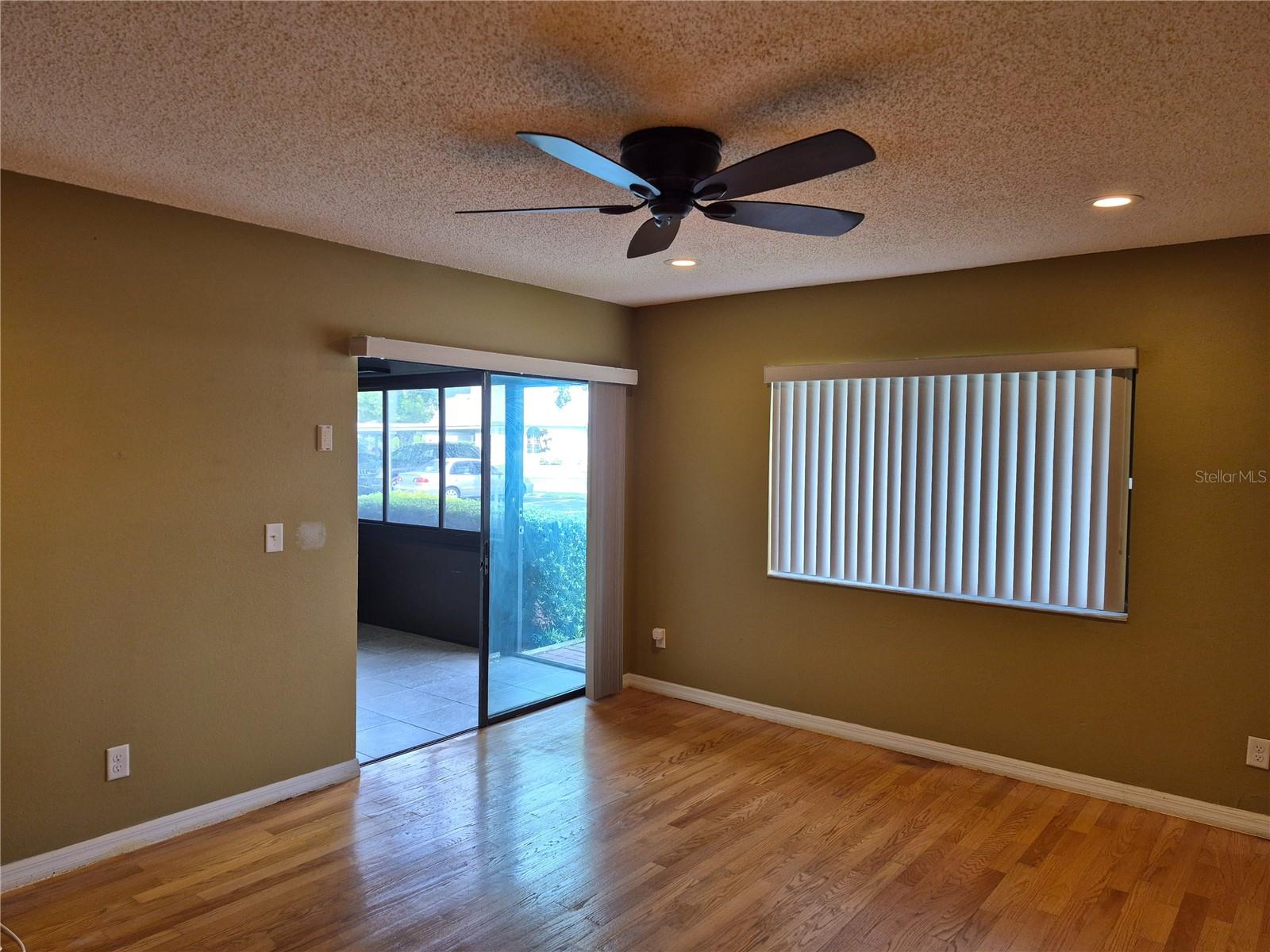 2721 Countryside Blvd #102 Property Photo 7
