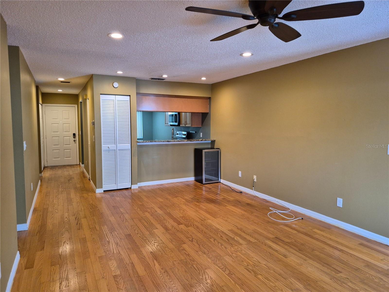 2721 Countryside Blvd #102 Property Photo 8