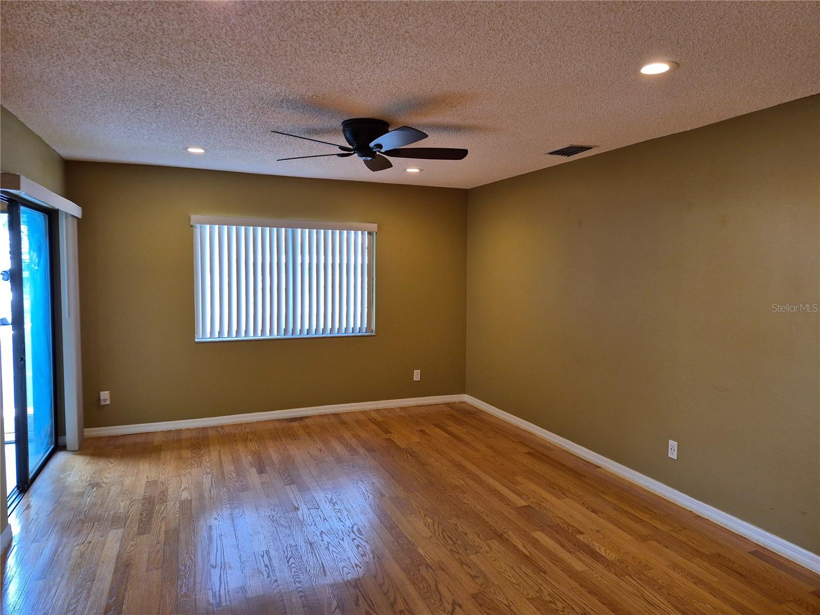 2721 Countryside Blvd #102 Property Photo 9