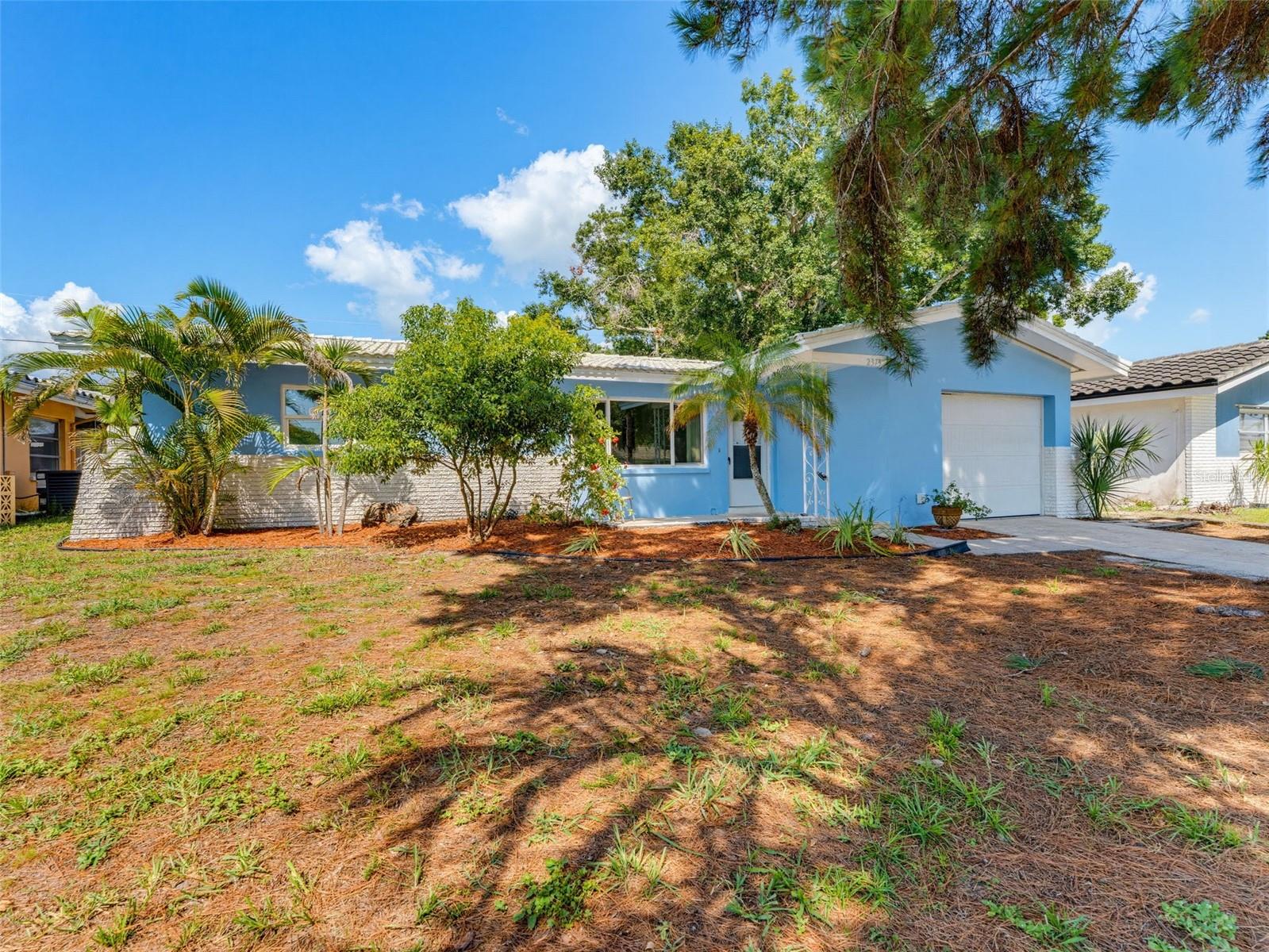 2373 Forest Dr Property Photo 1
