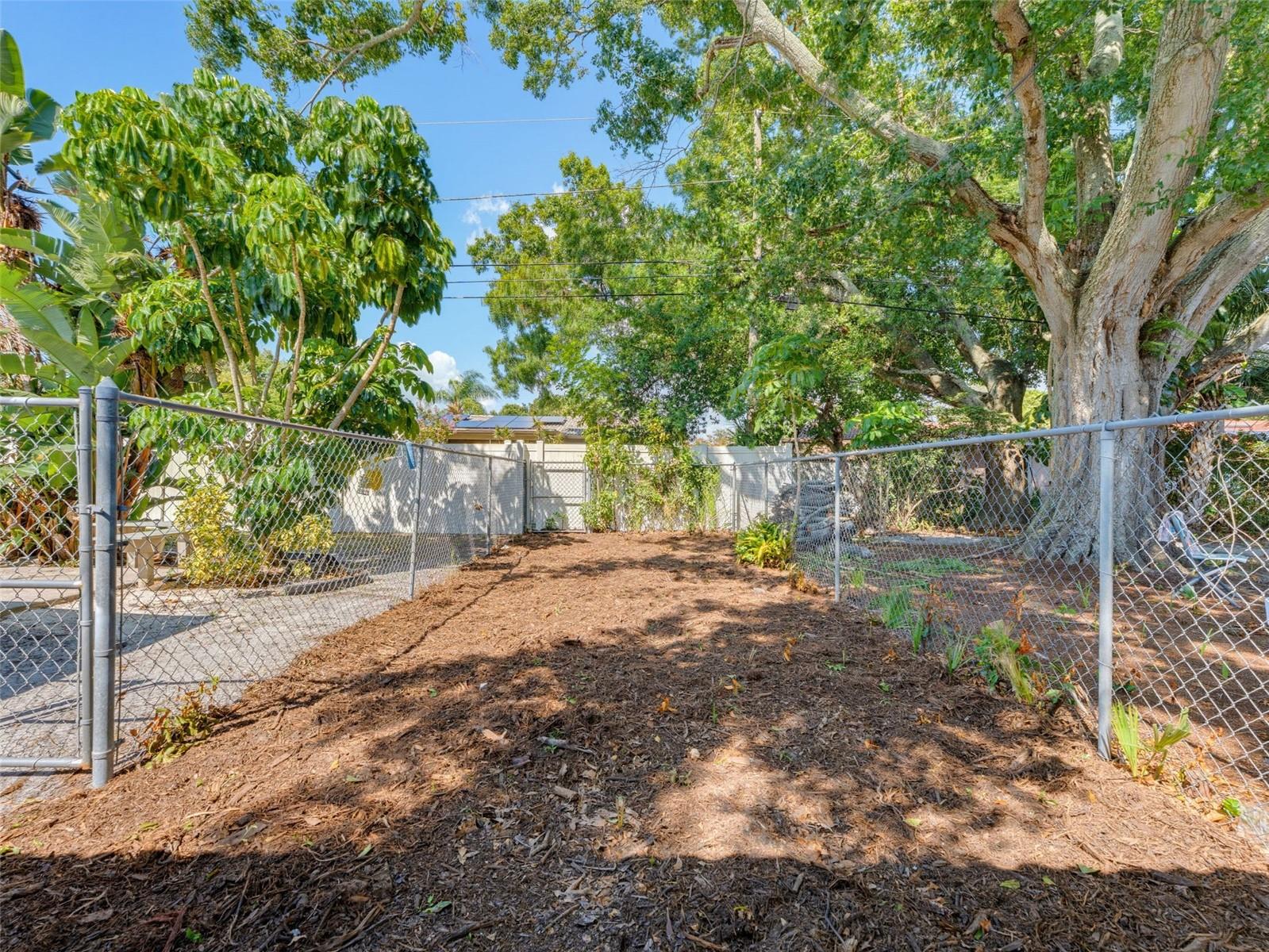 2373 Forest Dr Property Photo 47