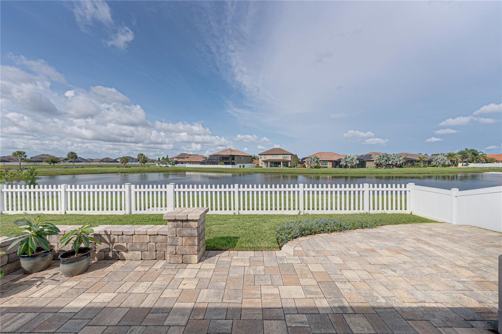 TB8532897 Property Photo 2