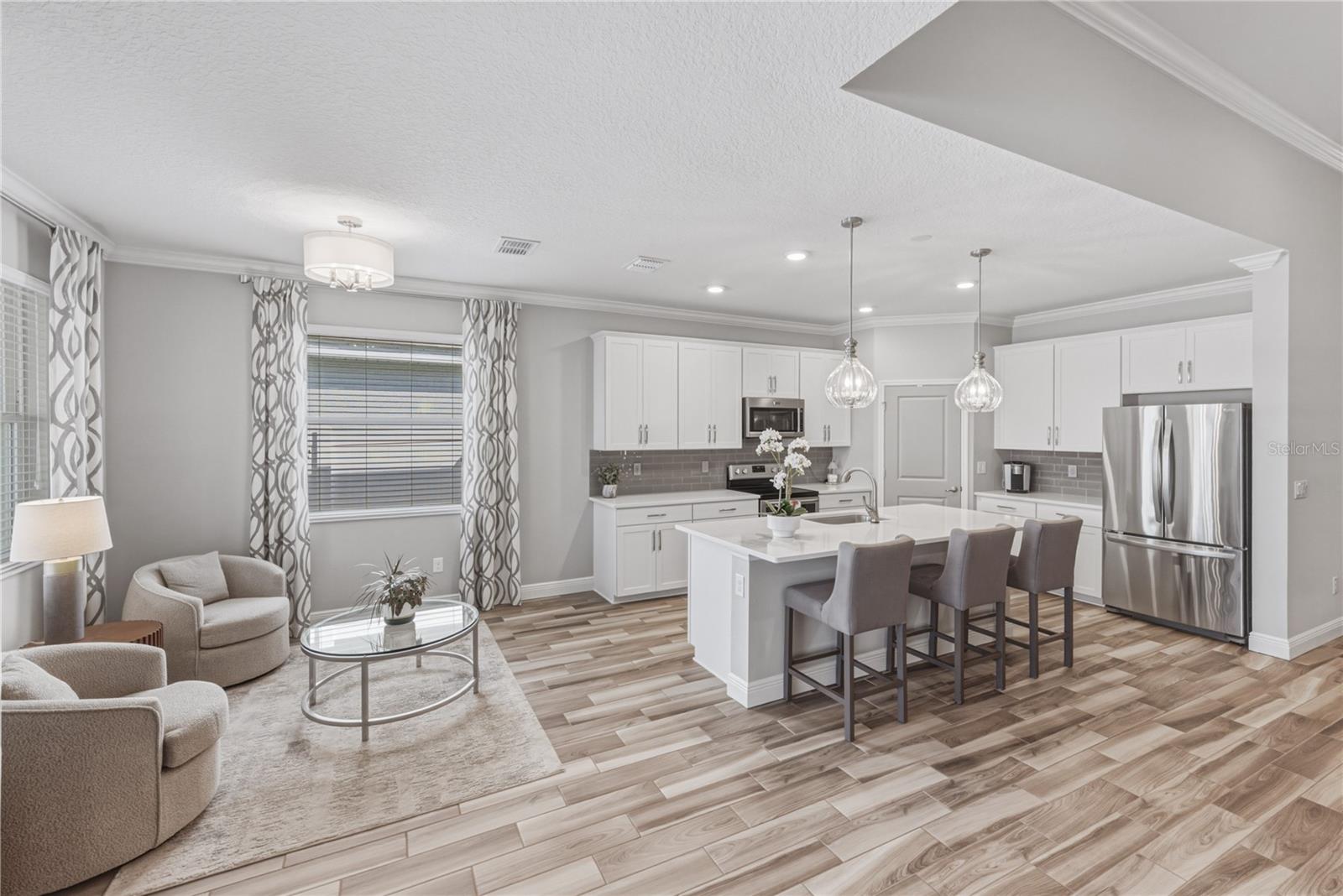 TB8532897 Property Photo 3