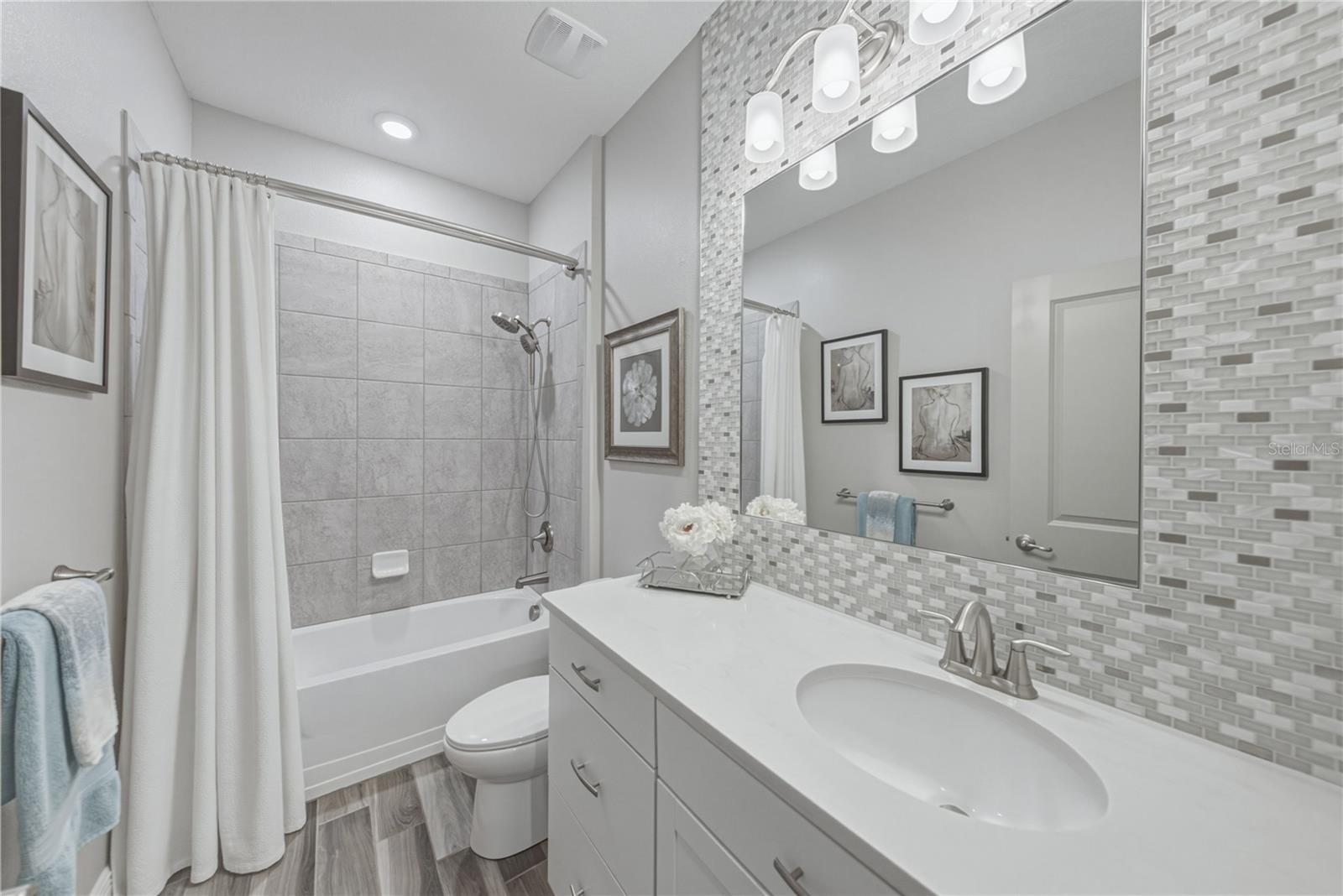 TB8532897 Property Photo 18
