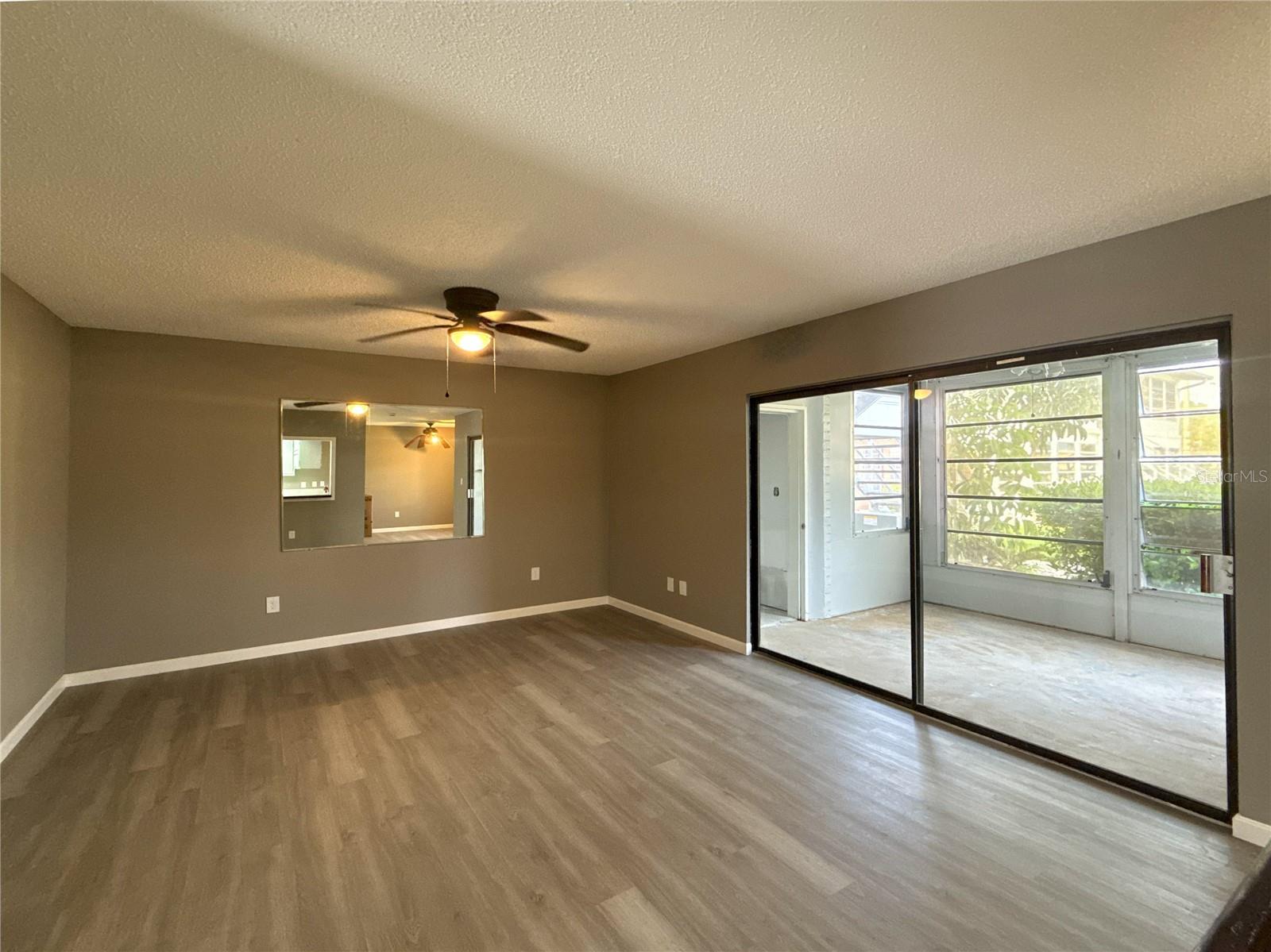 22333 Edgewater Dr #b1 Property Photo 2