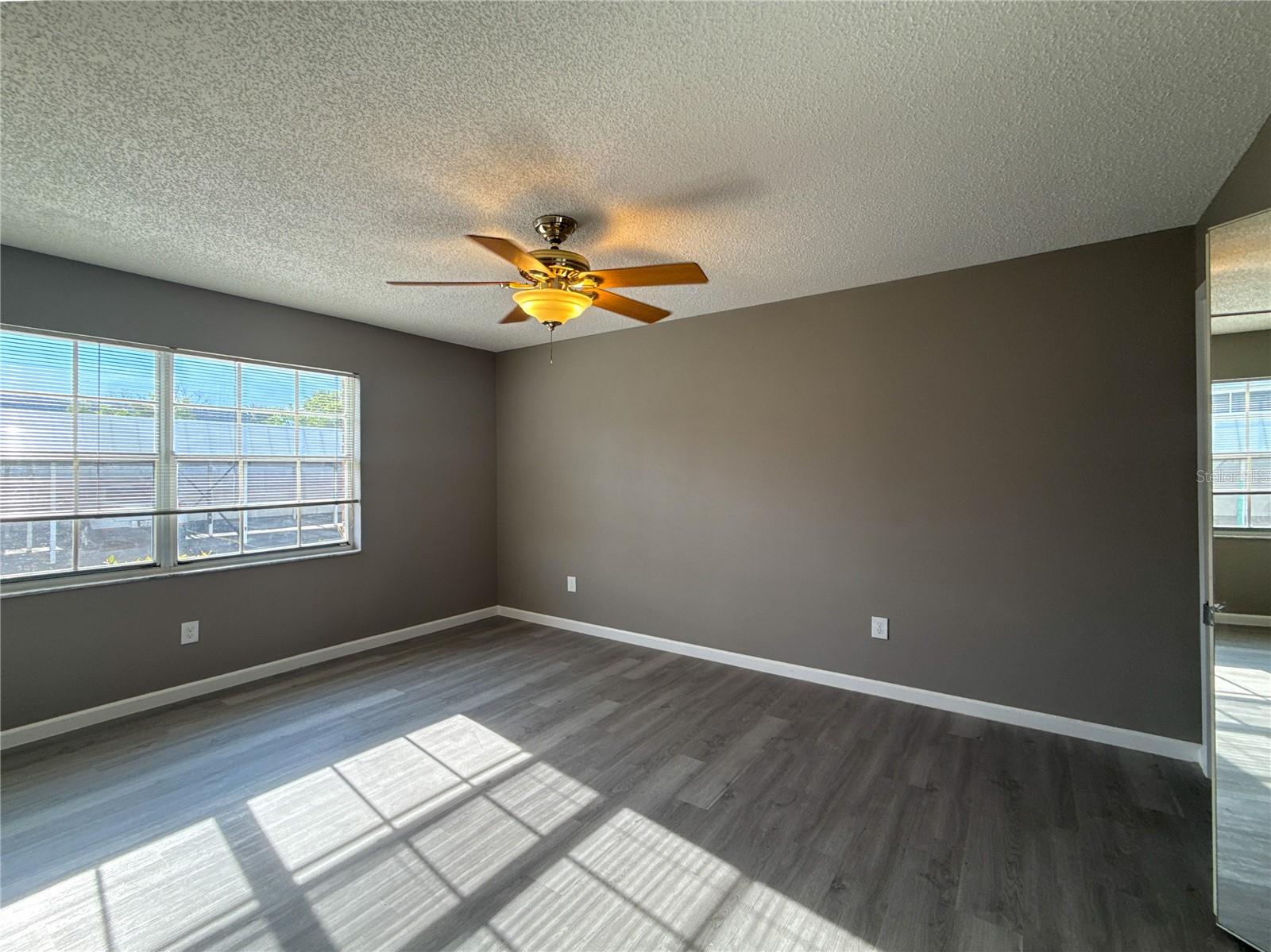 22333 Edgewater Dr #b1 Property Photo 9