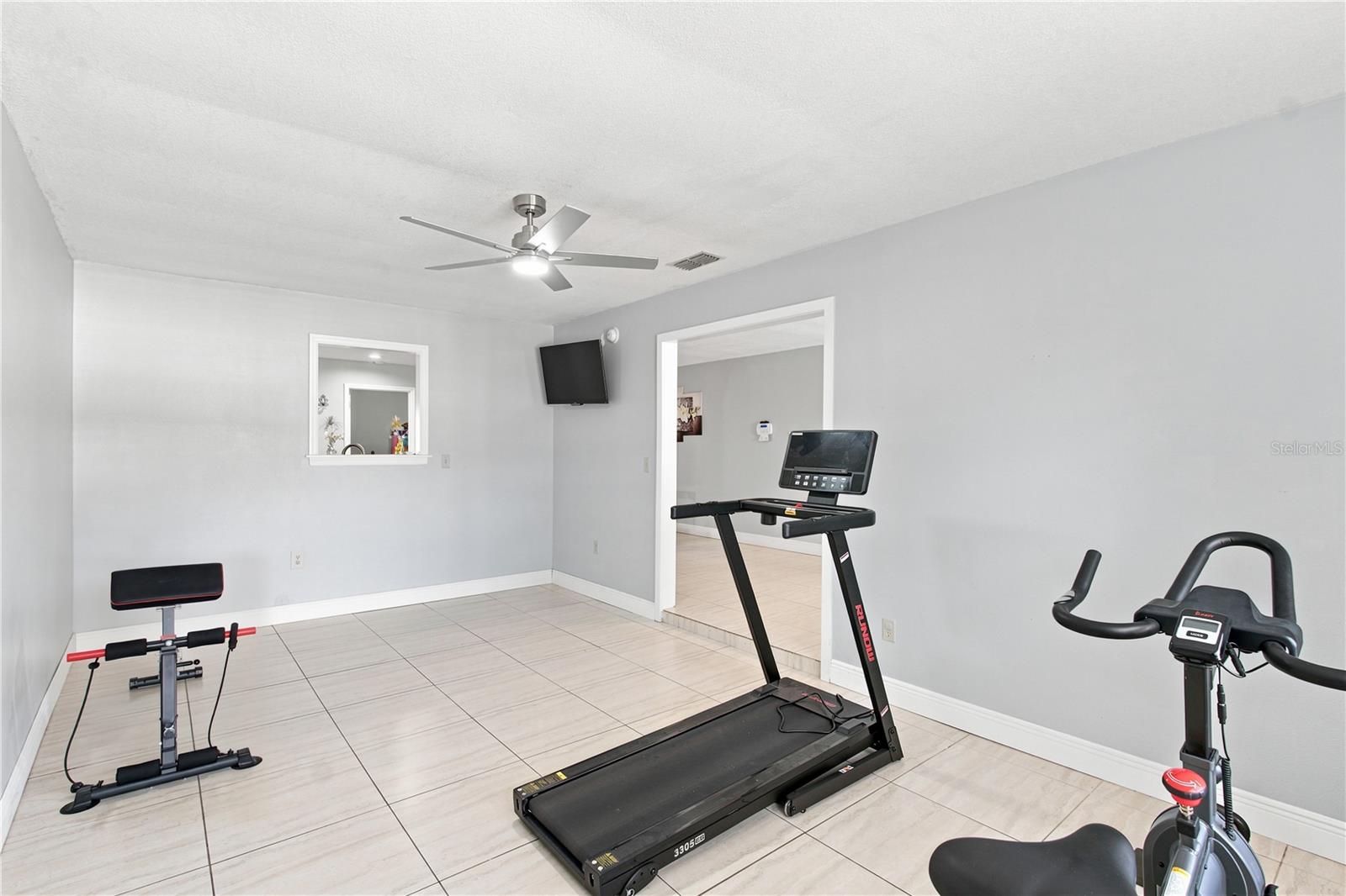 6513 N Manhattan Ave Property Photo 10