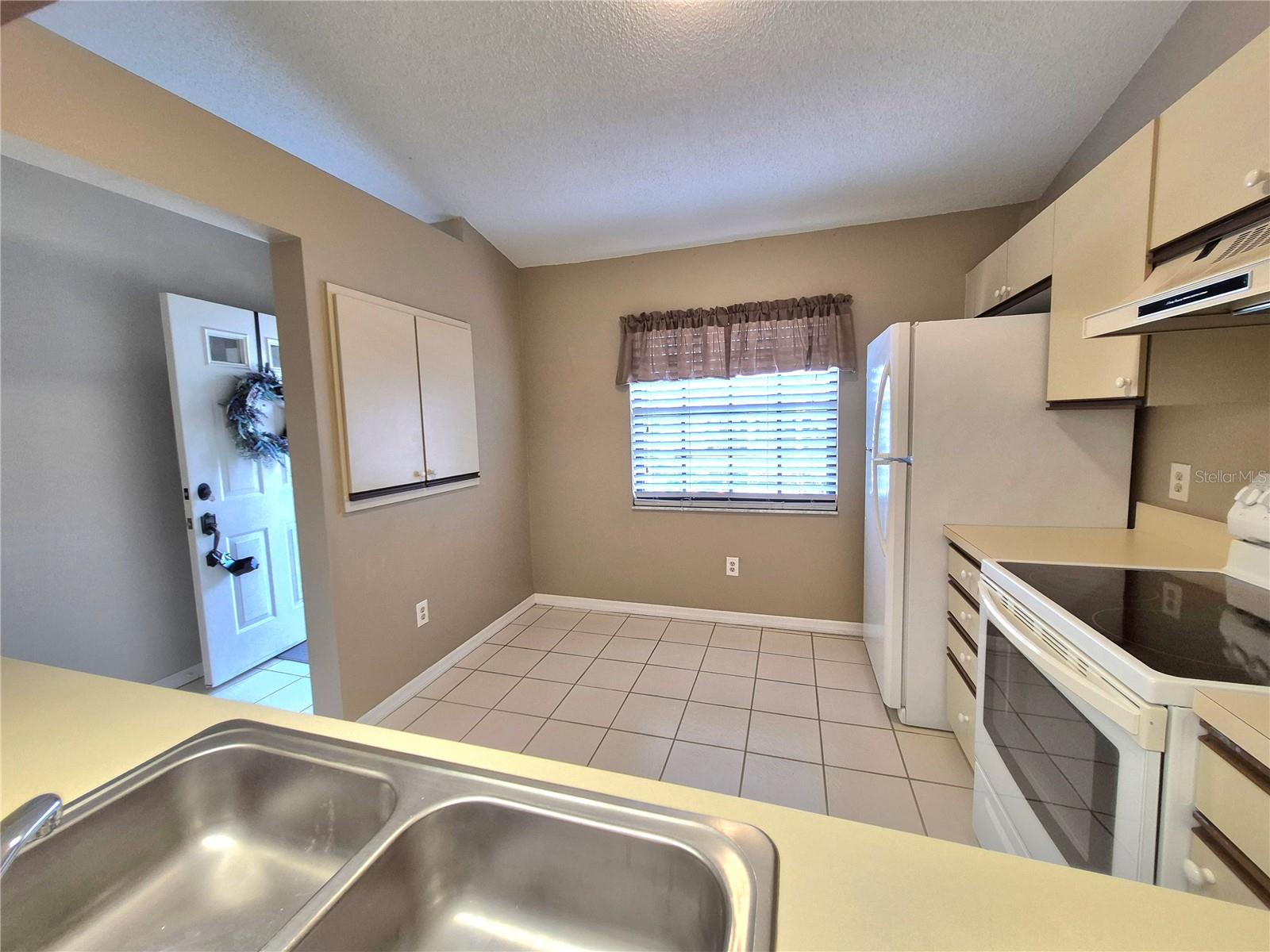 2150 Elm St #606 Property Photo 9