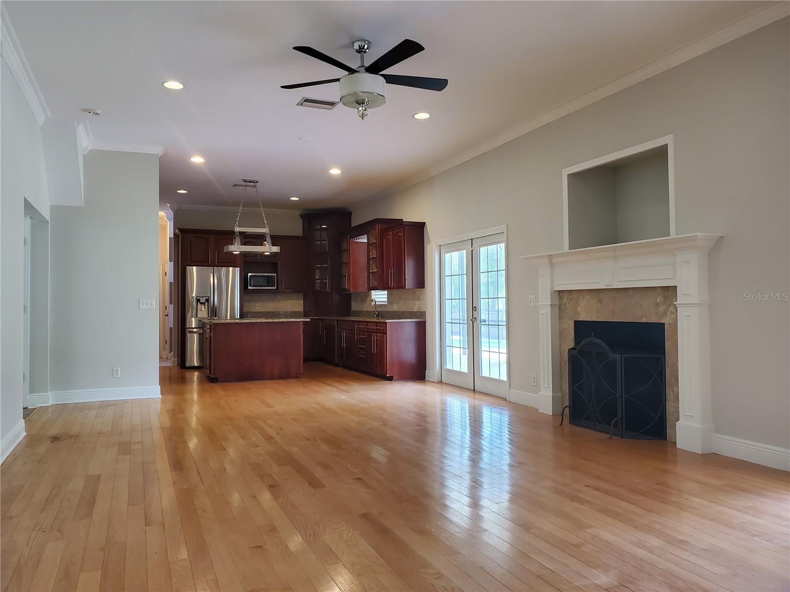 2121 Fairfield Ave Property Photo 6