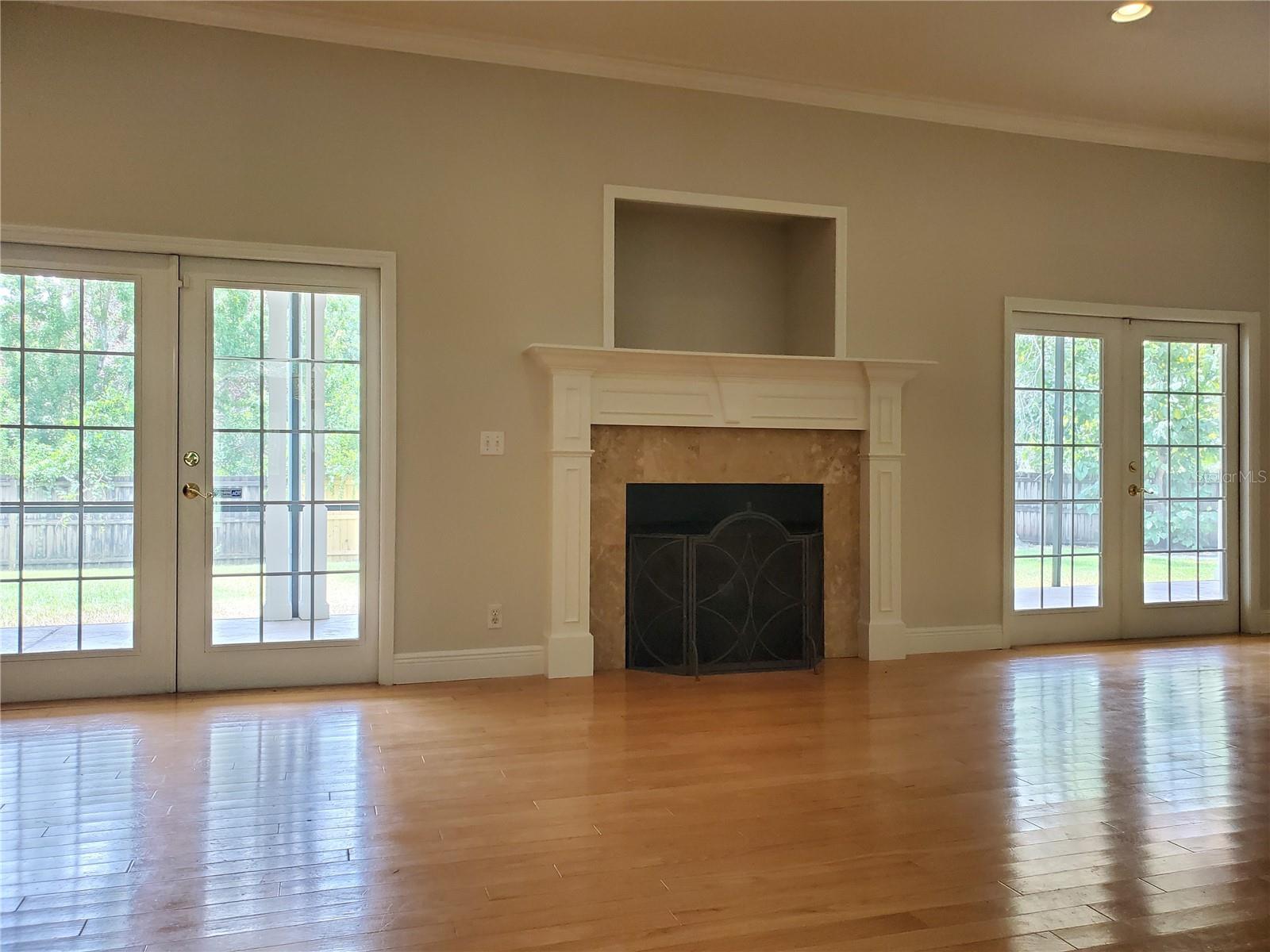 2121 Fairfield Ave Property Photo 8