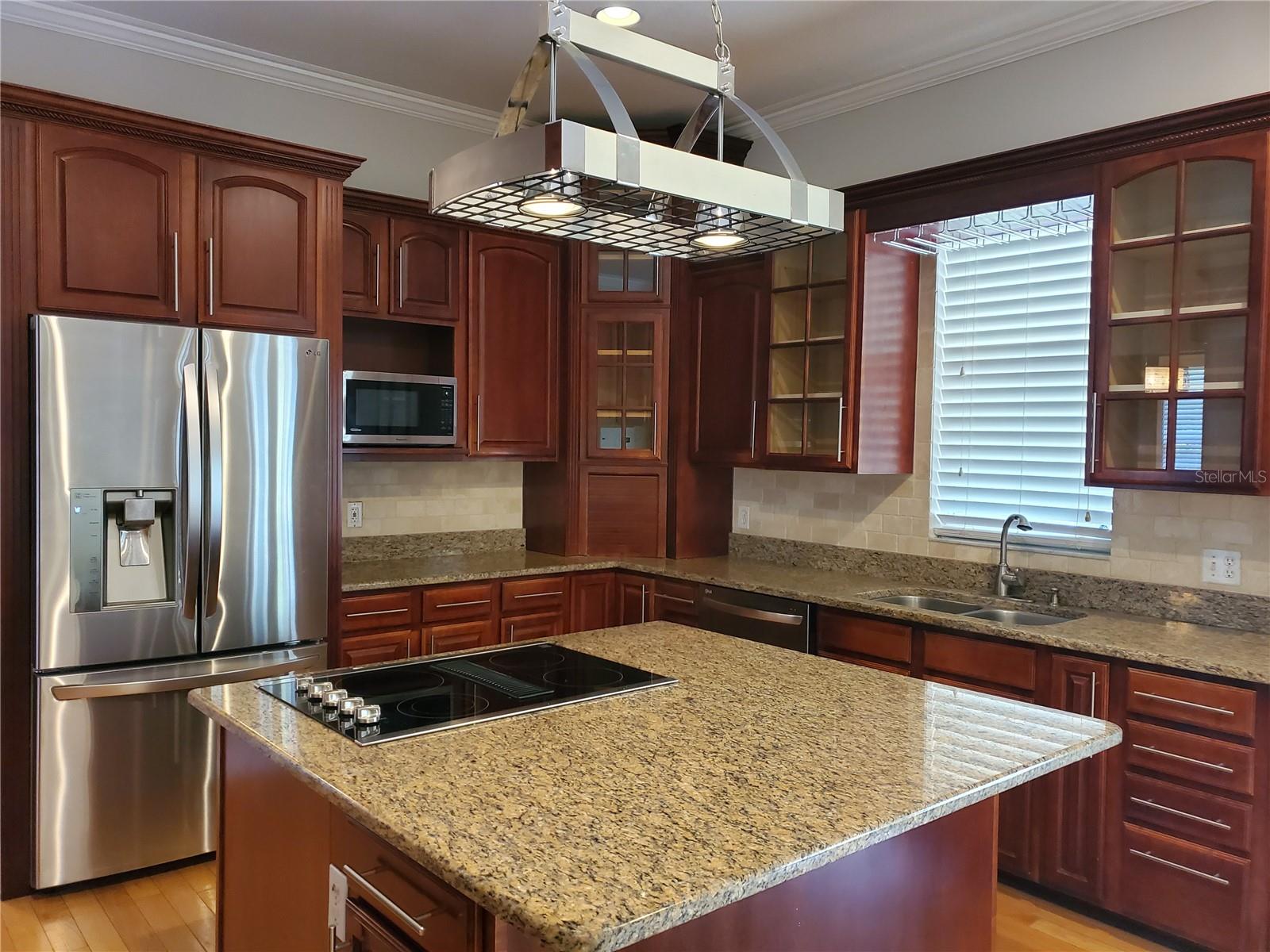 2121 Fairfield Ave Property Photo 12