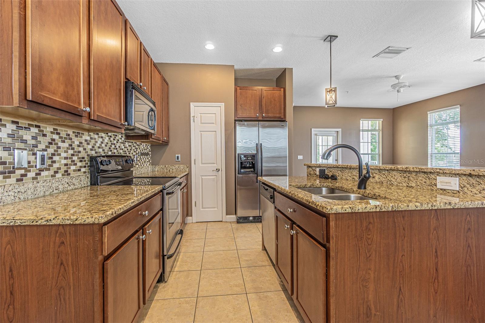 4511 Legacy Park Dr Property Photo 4