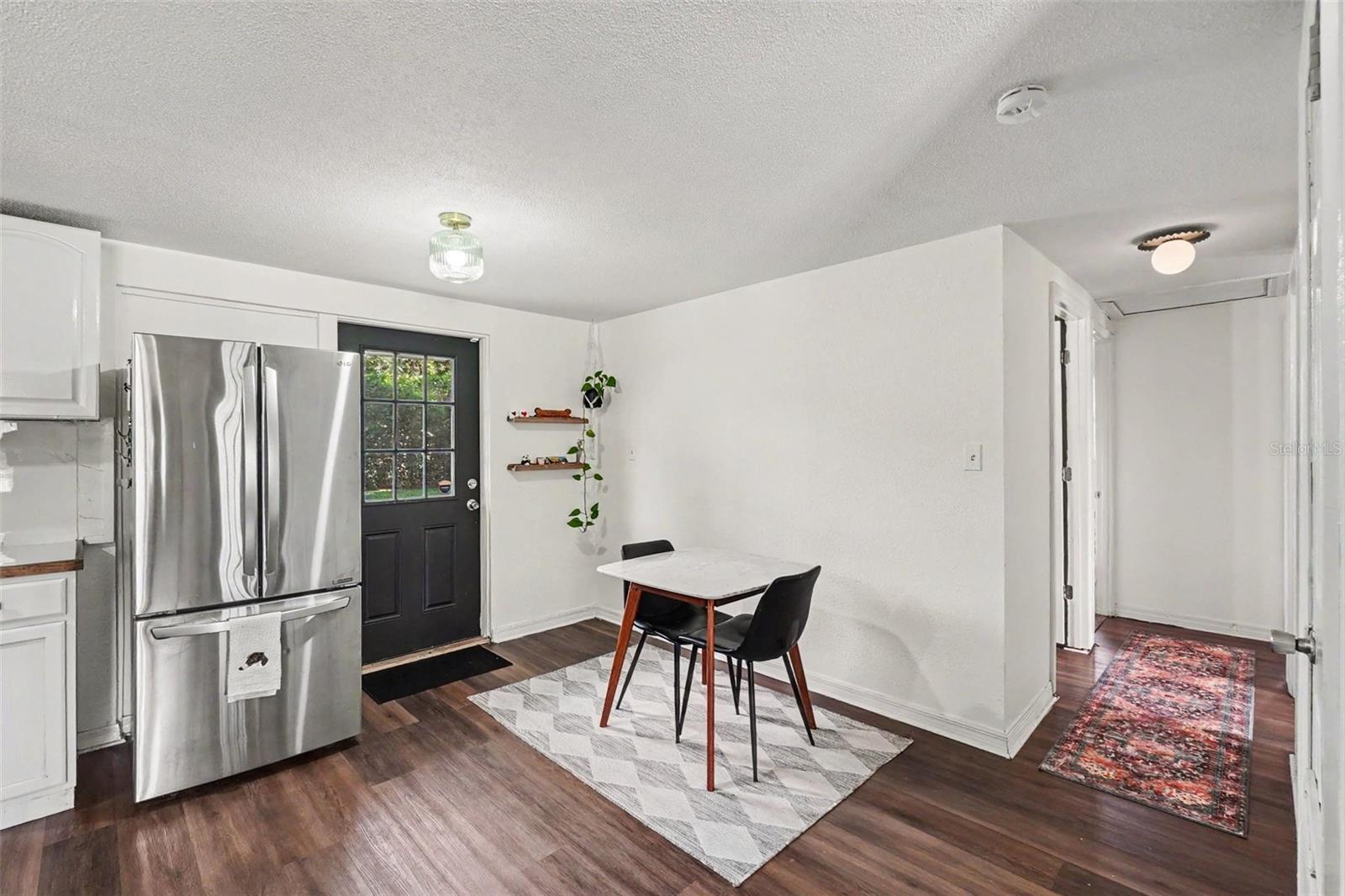 1611 Smithfield Cir W Property Photo 7