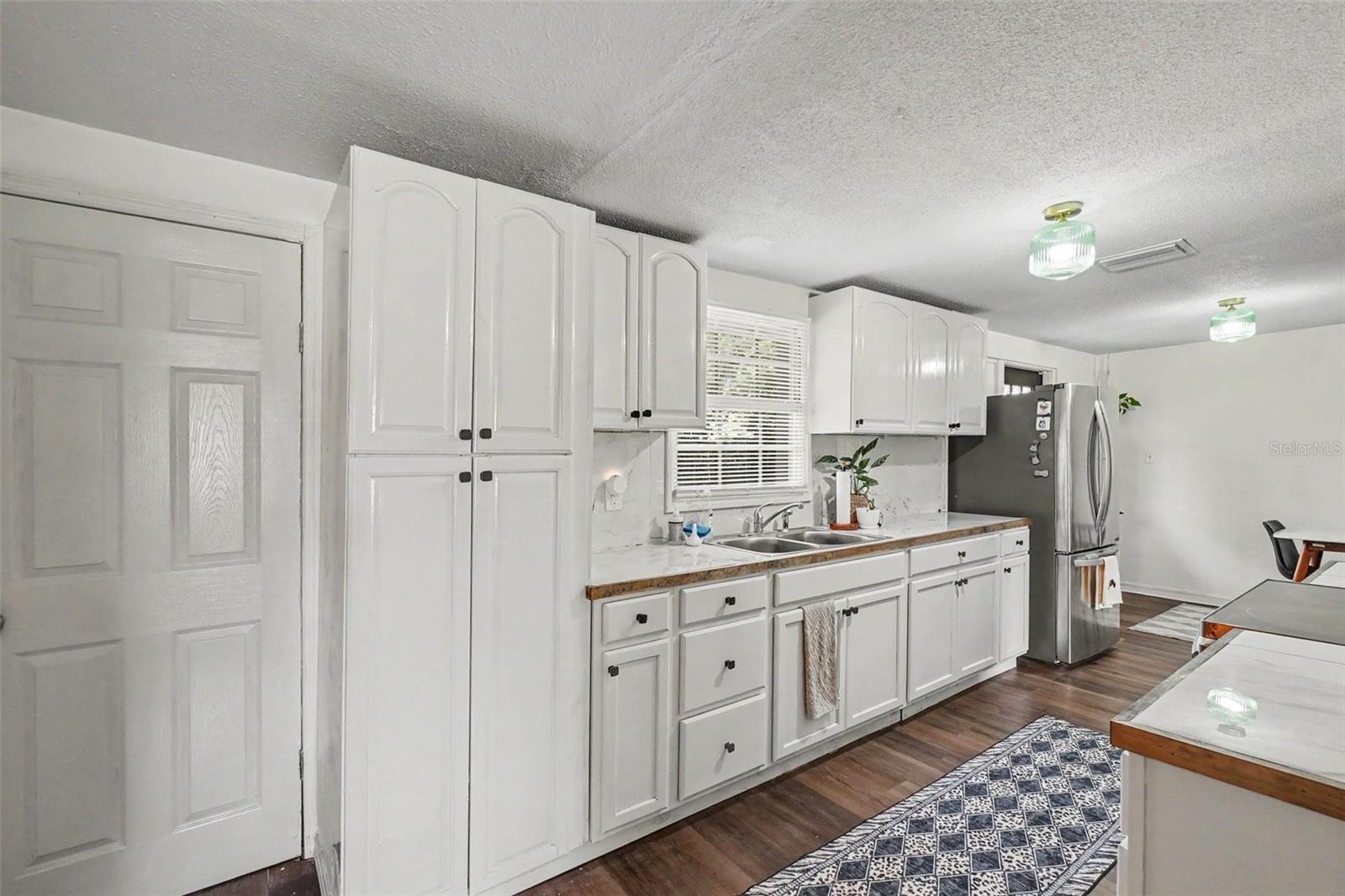 1611 Smithfield Cir W Property Photo 8