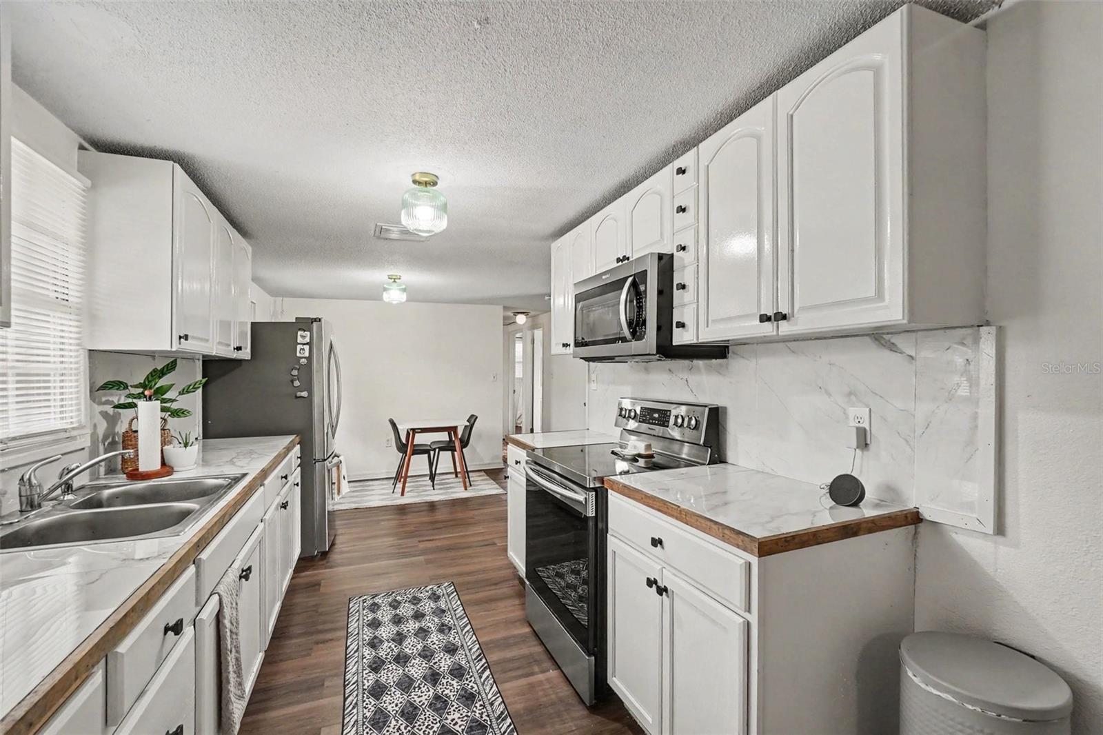 1611 Smithfield Cir W Property Photo 10