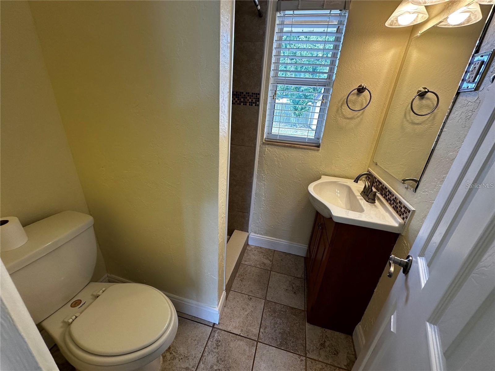8933 Narcissus Ave Property Photo 3