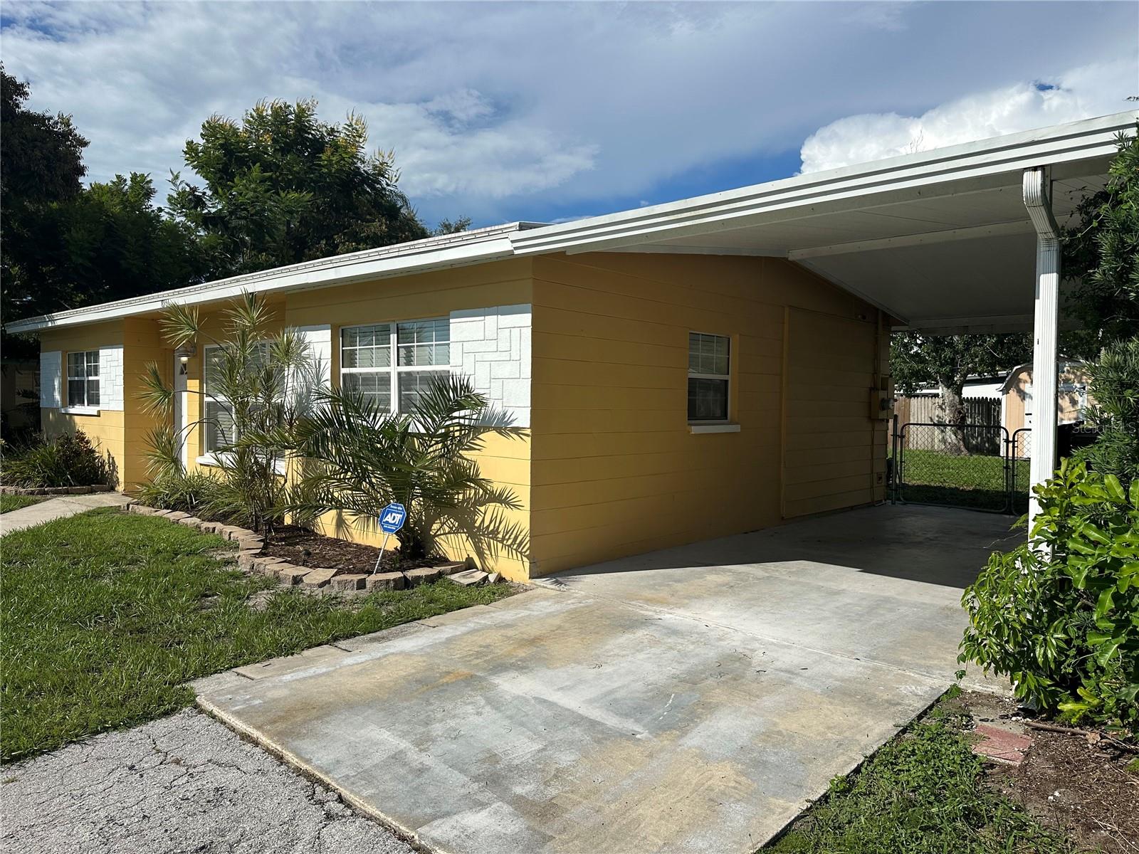 8933 Narcissus Ave Property Photo 5