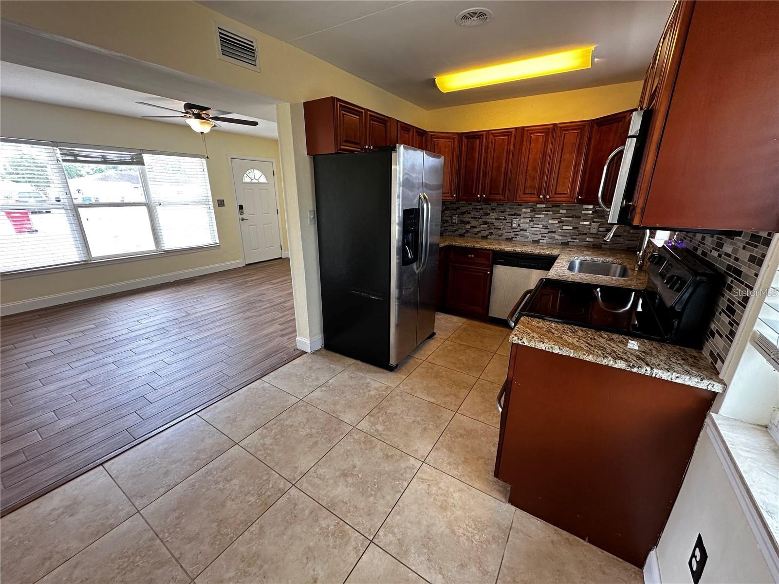 8933 Narcissus Ave Property Photo 8