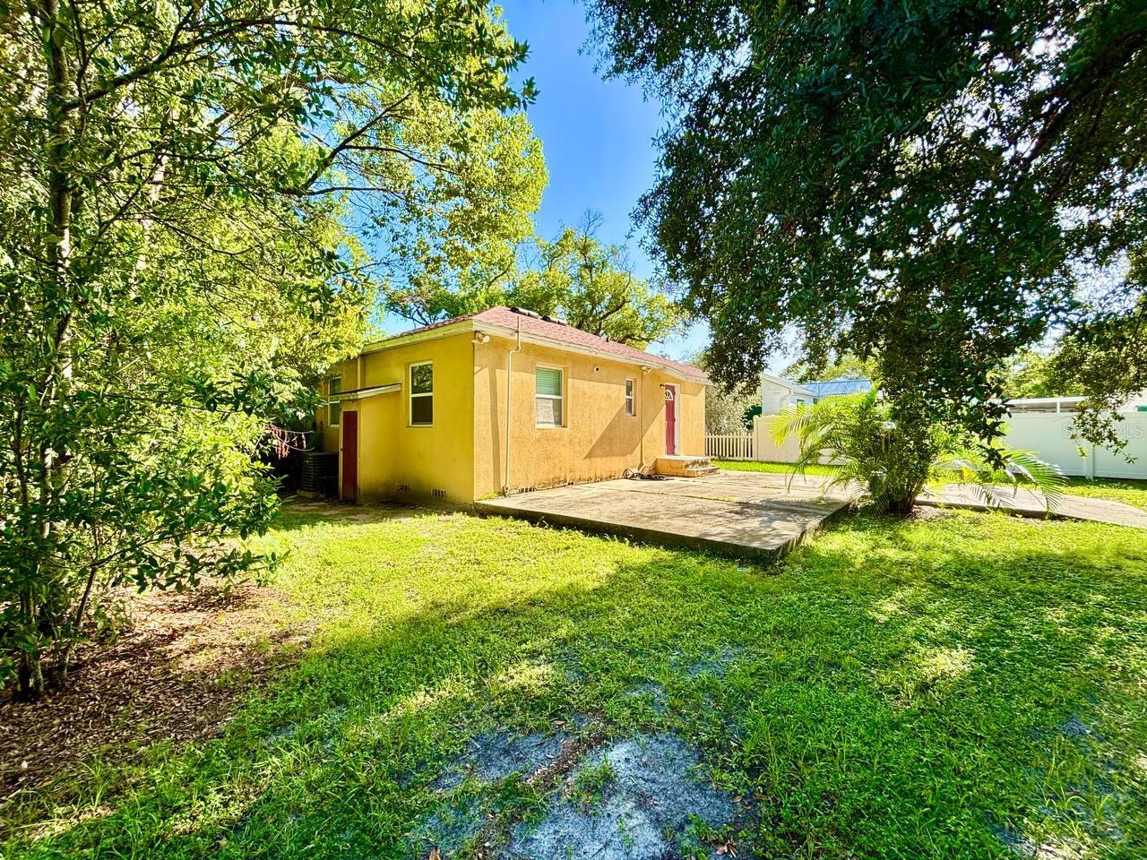1219 E Frierson Ave Property Photo 25