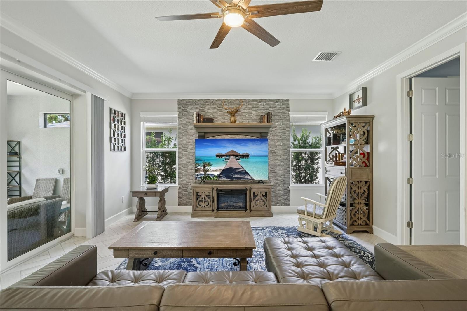 9085 Spruce Creek Cir Property Photo 6