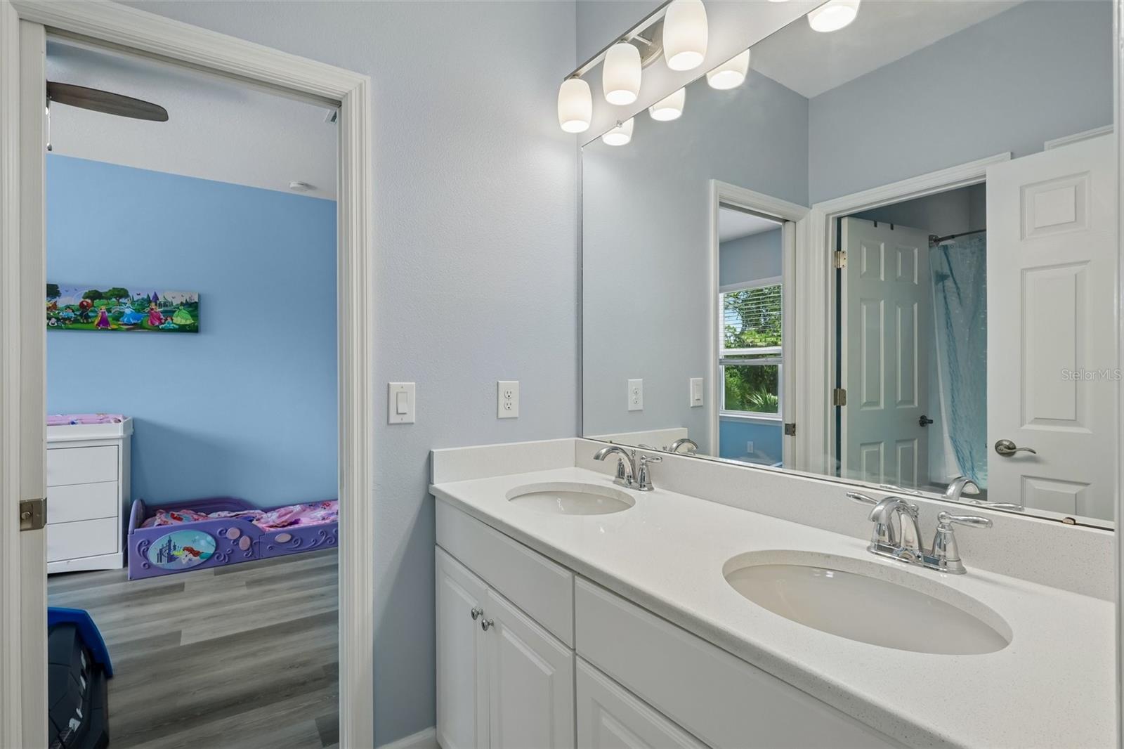 9085 Spruce Creek Cir Property Photo 31