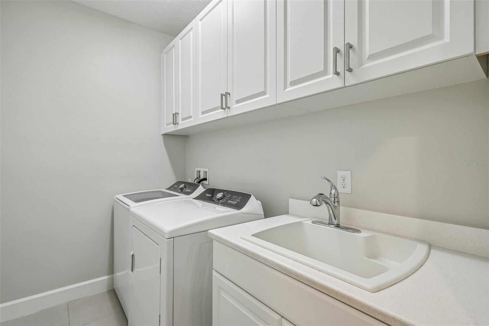 9085 Spruce Creek Cir Property Photo 35