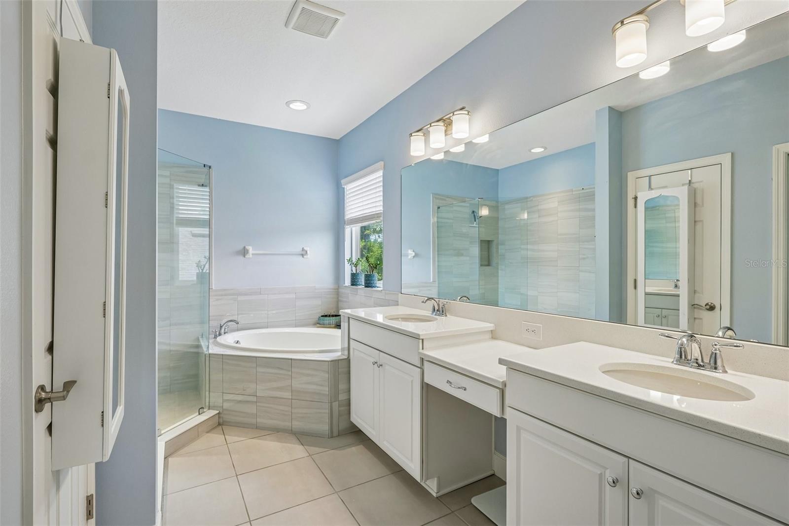 9085 Spruce Creek Cir Property Photo 38