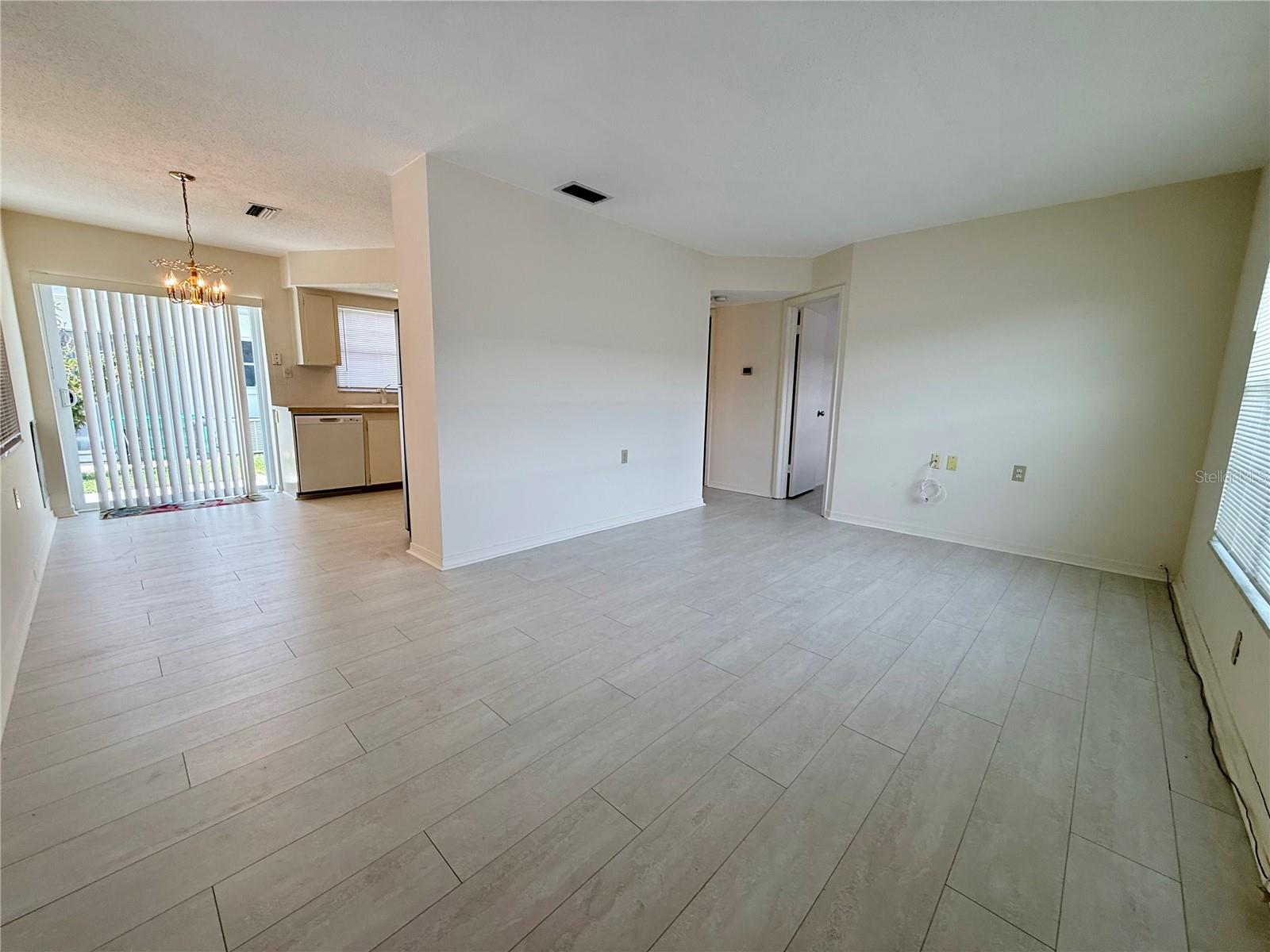 7847 39th Ter N Property Photo 3
