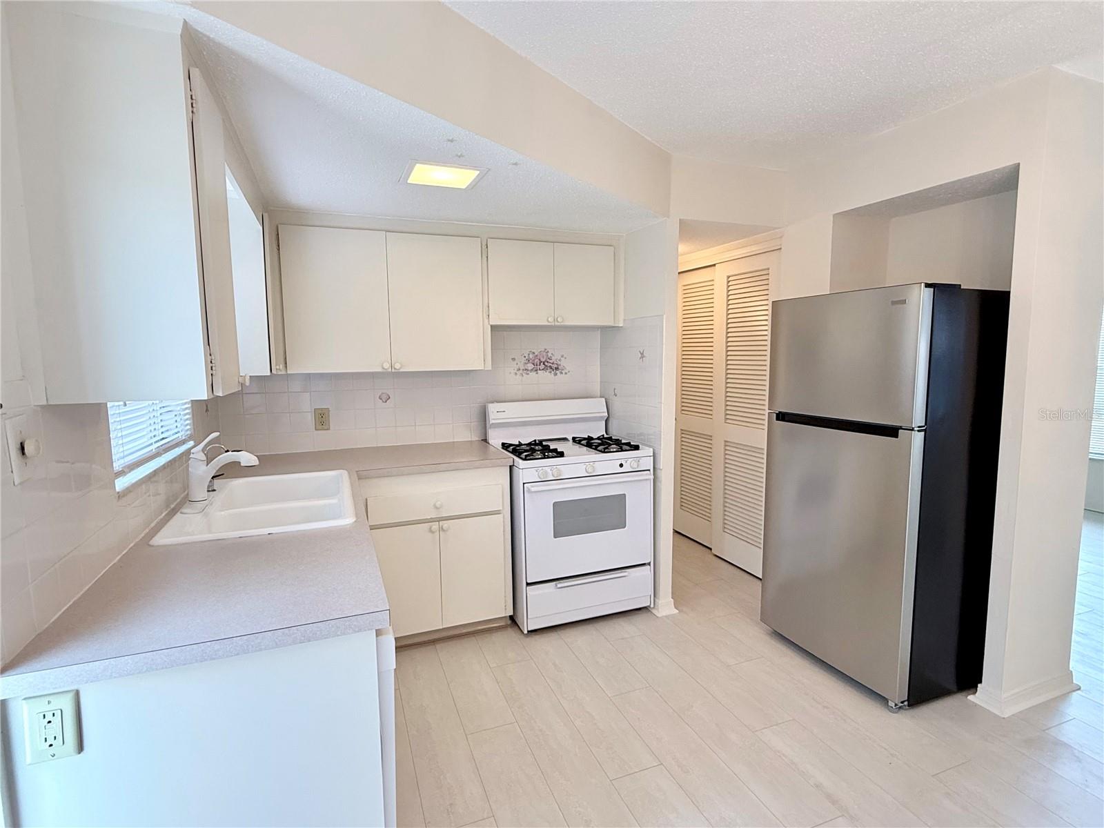 7847 39th Ter N Property Photo 7
