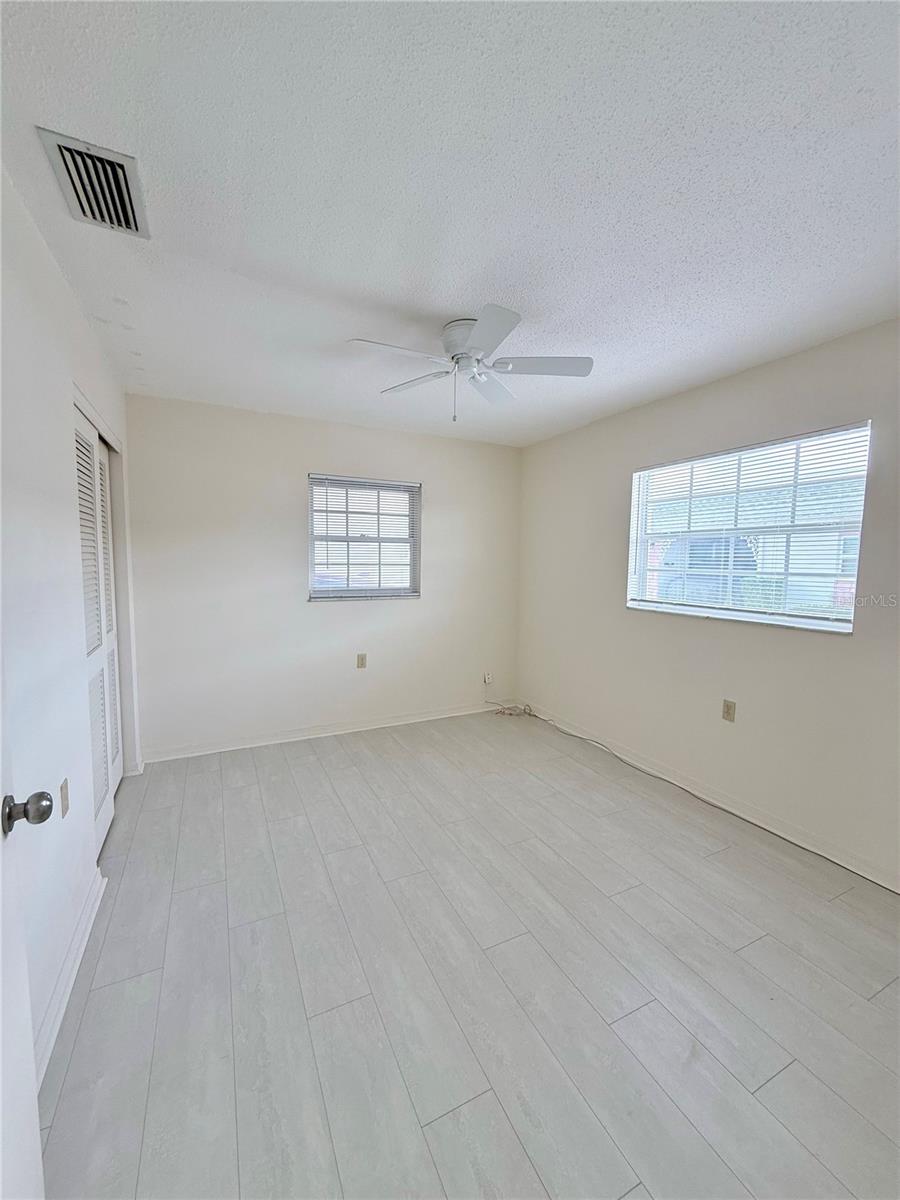 7847 39th Ter N Property Photo 9