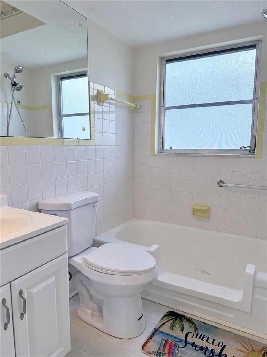 7847 39th Ter N Property Photo 12