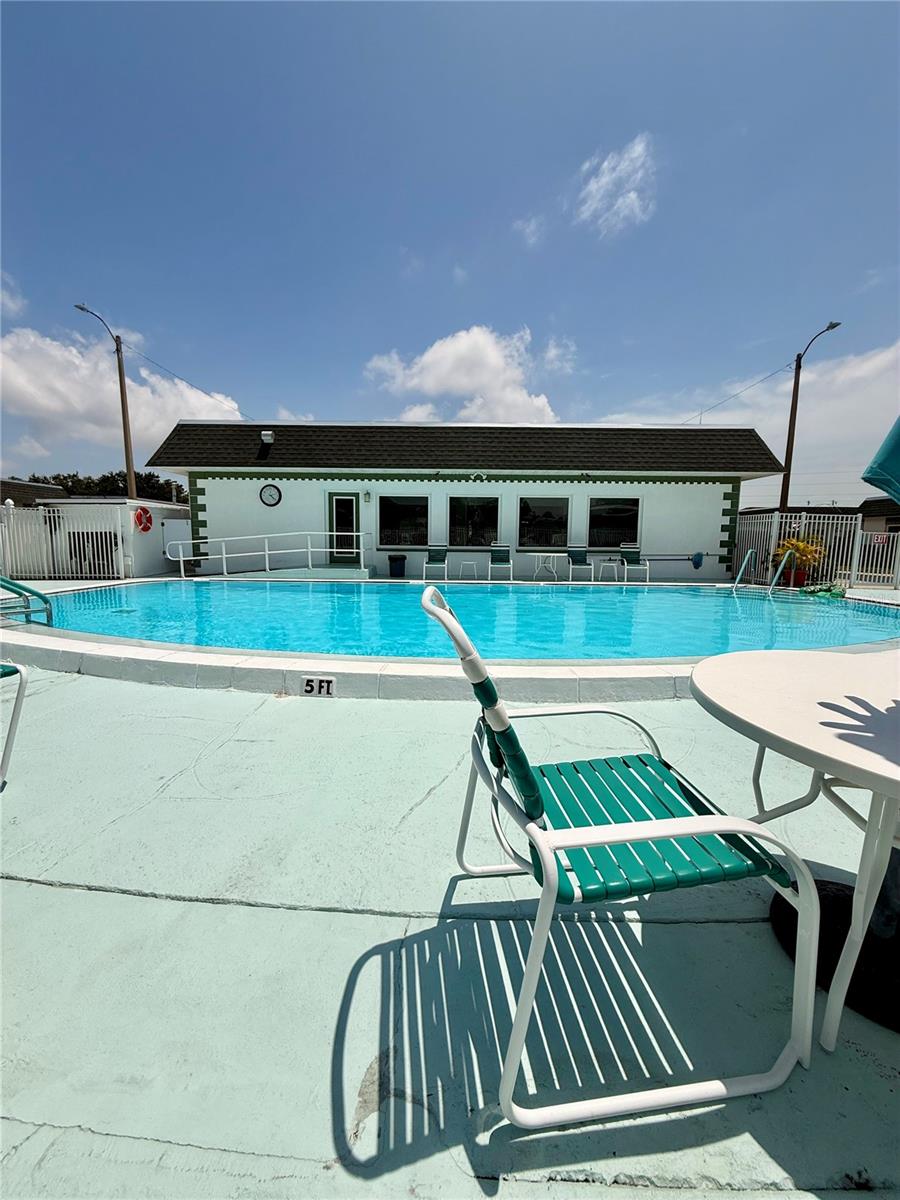 7847 39th Ter N Property Photo 18