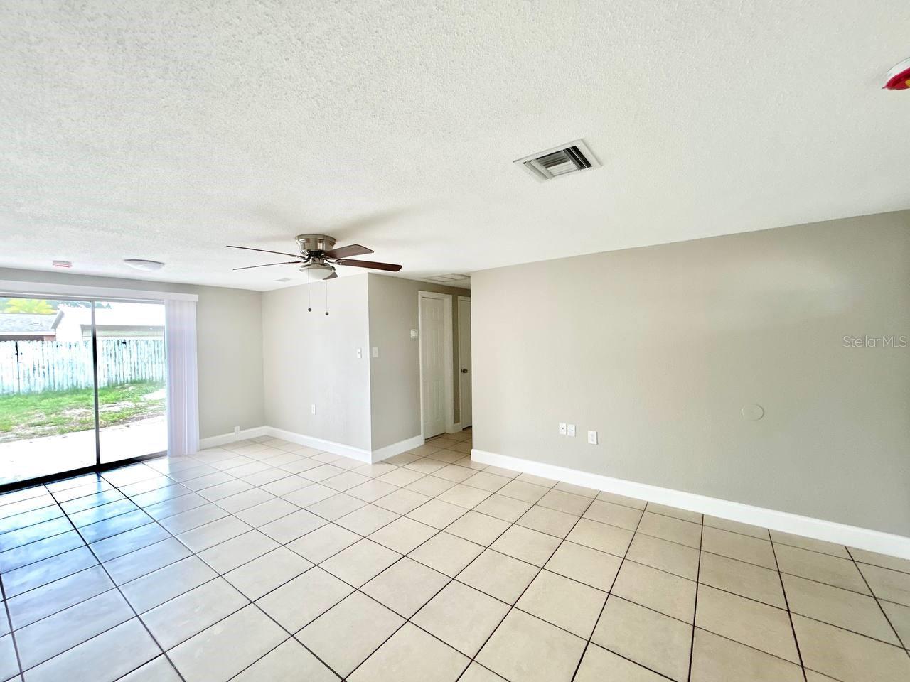3323 Fairmount Dr Property Photo 5